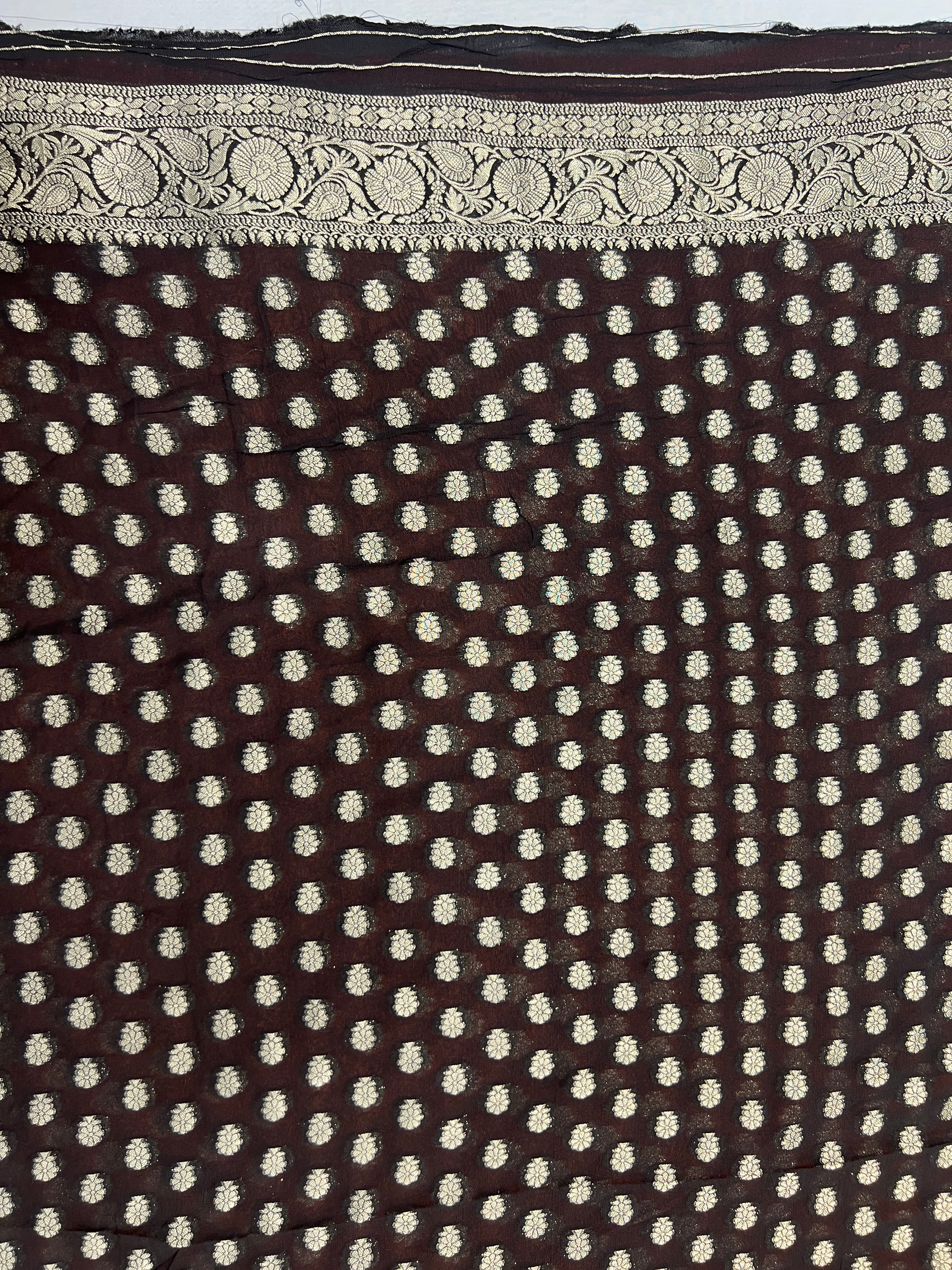 Silver Zari And Thread Woven Georgette Banarasi Saree | BYT104