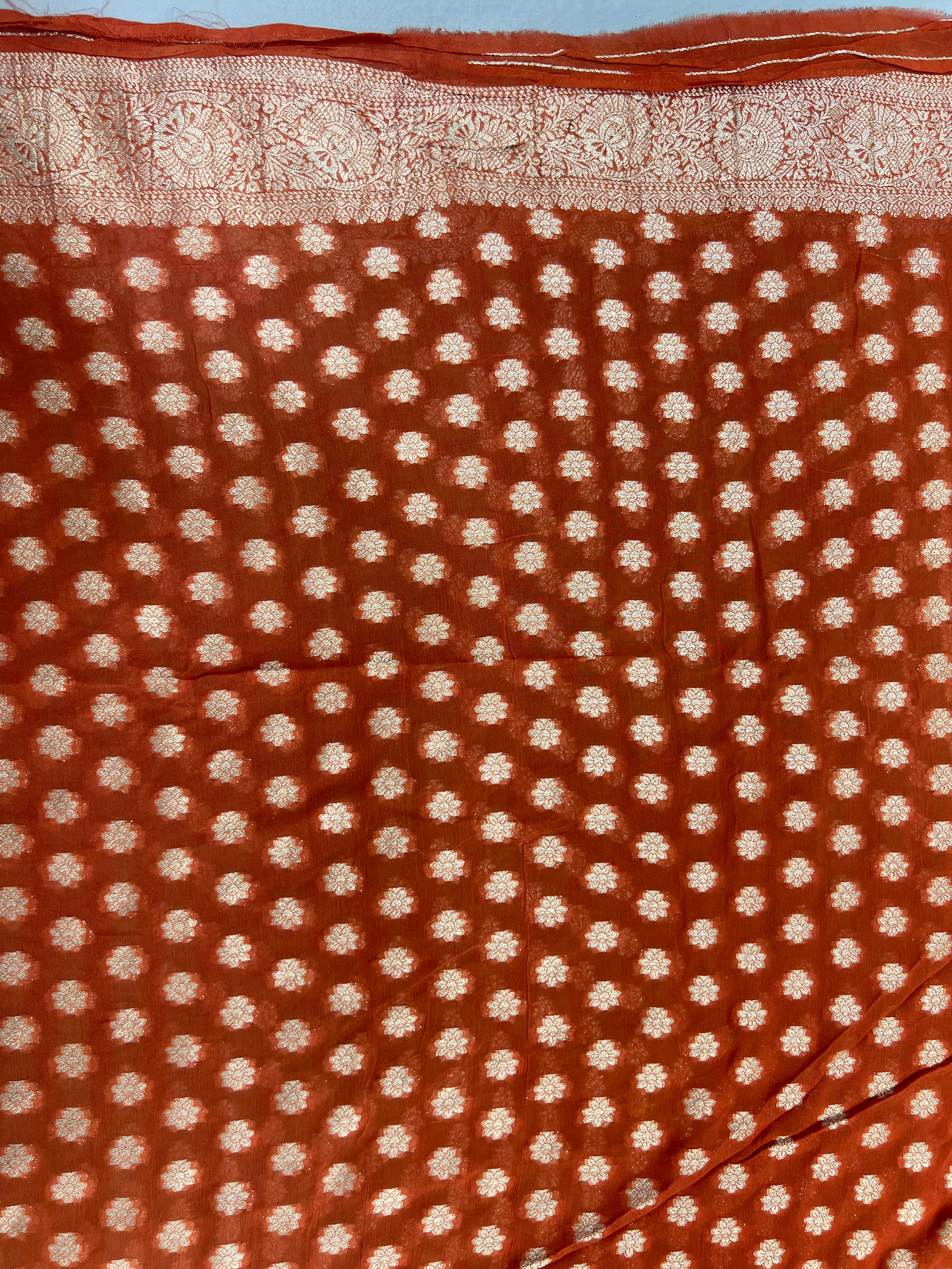 Silver Zari And Thread Woven Georgette Banarasi Saree | BYT103
