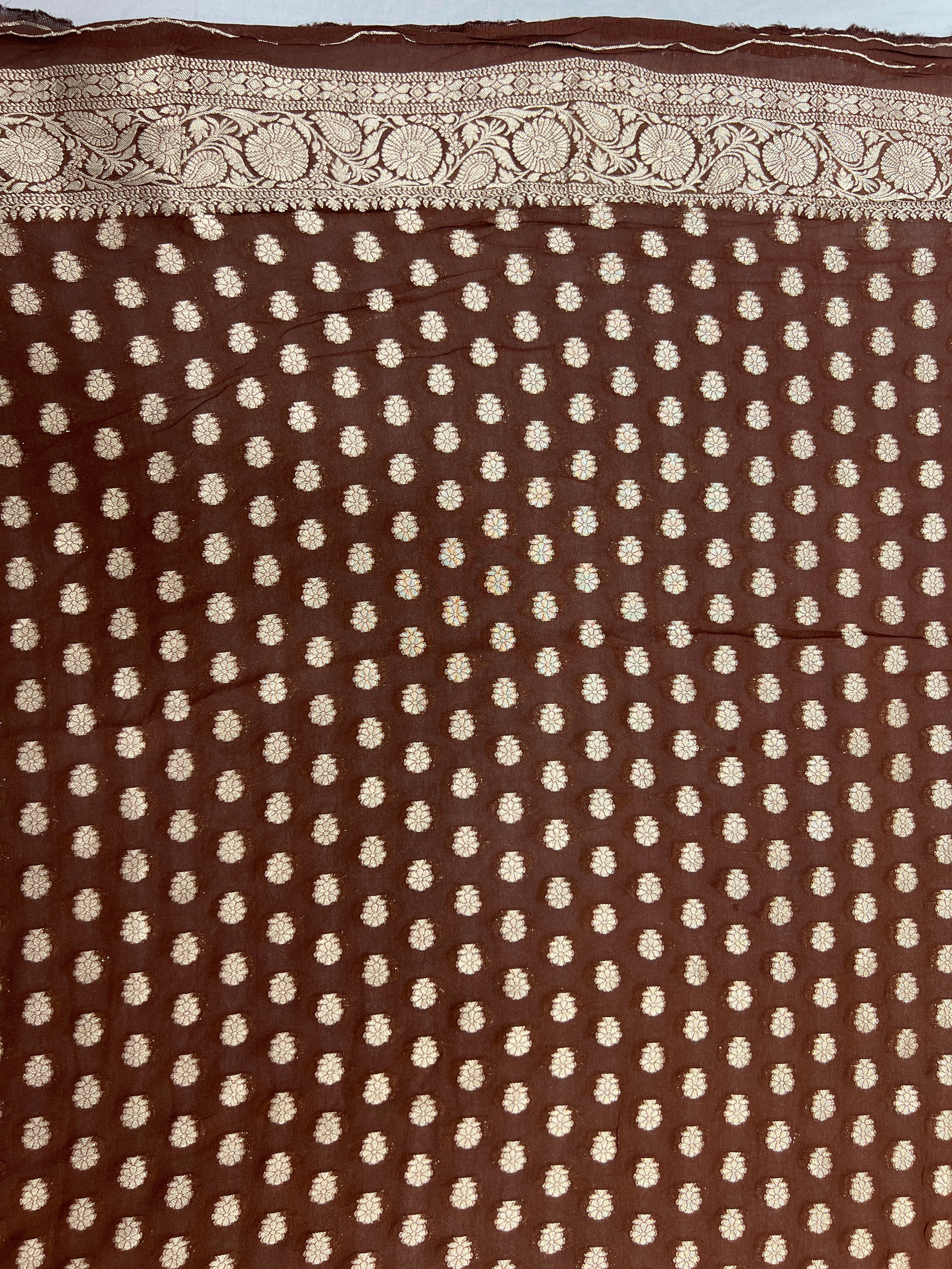 Silver Zari And Thread Woven Georgette Banarasi Saree | BYT105