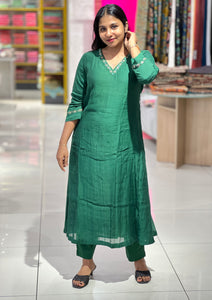 Floral Hand Embroidery Detailed Chanderi Kurta Top & Bottom | EC110