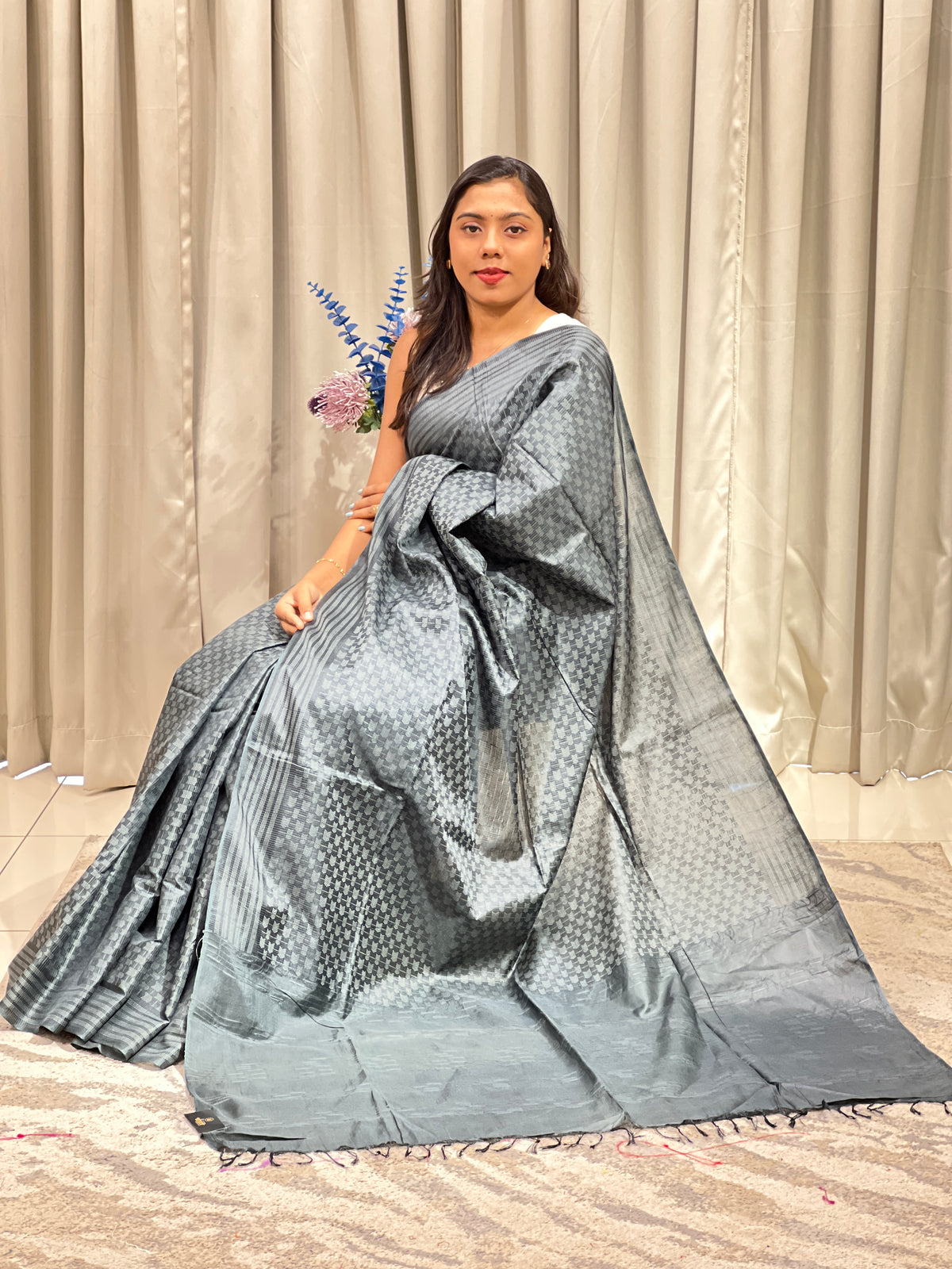 Geometric Pattern Semi Tussar Saree | LLD140