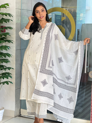 Thread Weaving Cotton Kurta Set | DE174