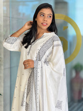 Thread Weaving Cotton Kurta Set | DE174