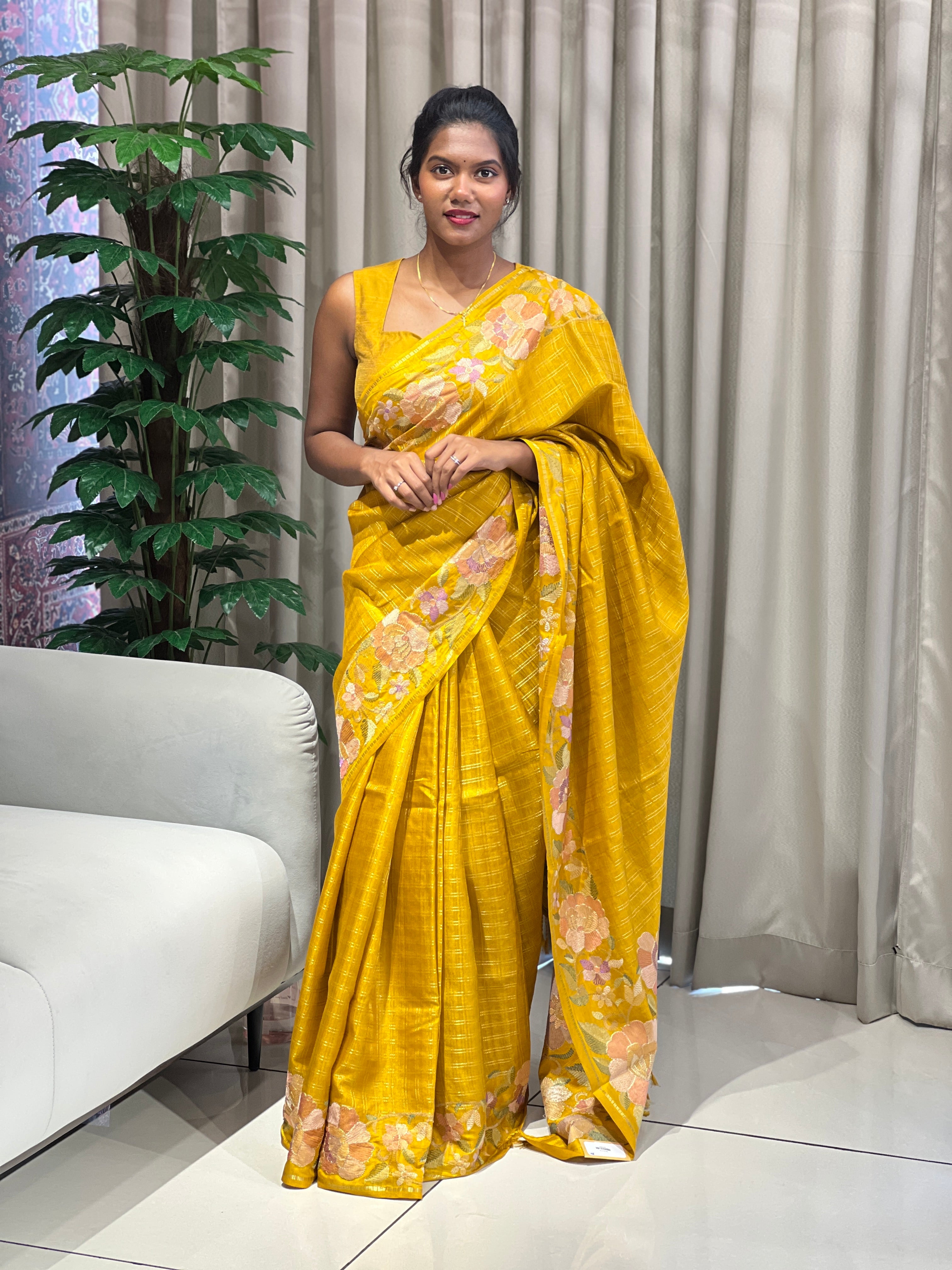 Check Weaving Floral Patterned Semi Tussar Saree | SUN743