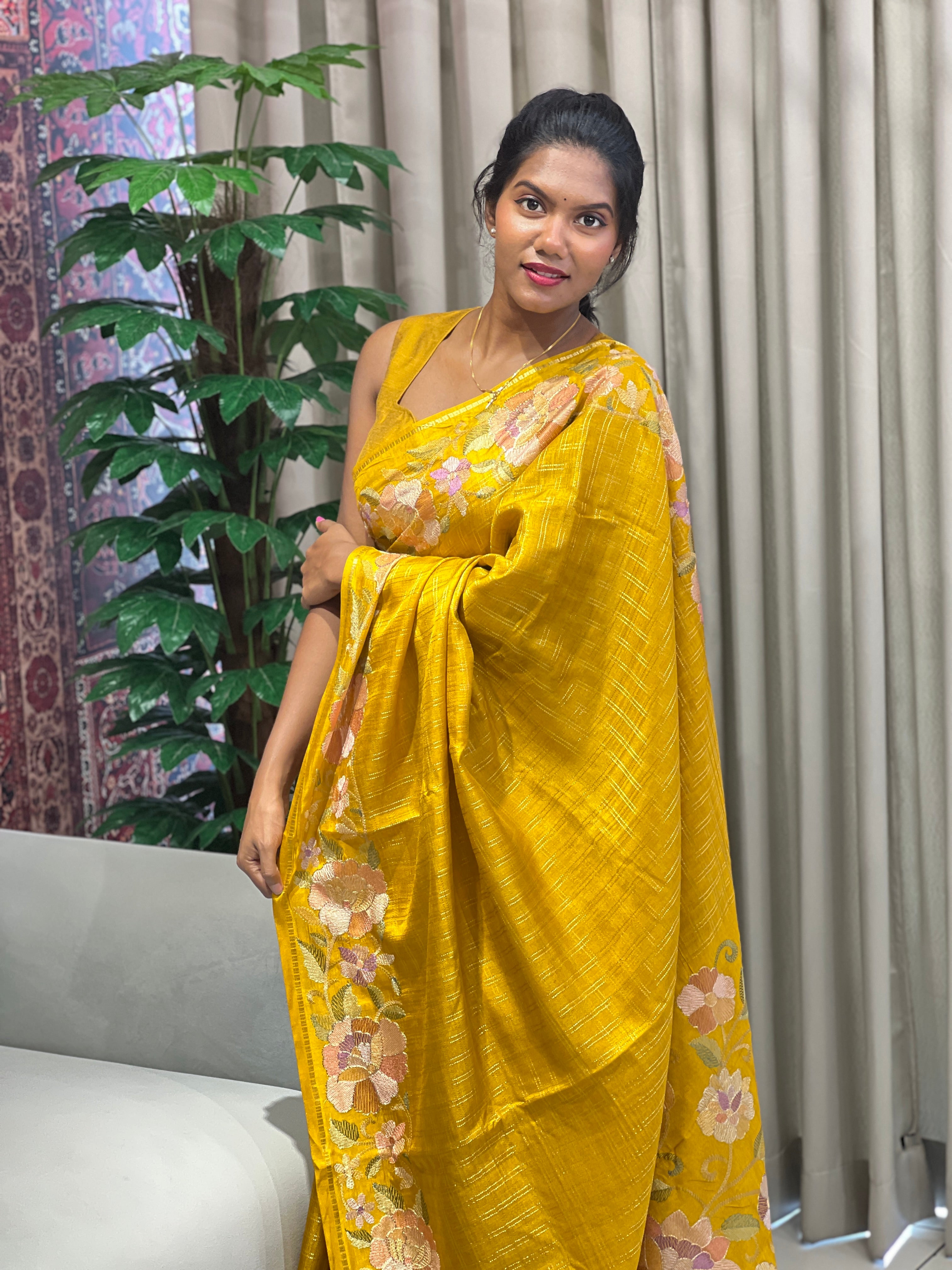 Check Weaving Floral Patterned Semi Tussar Saree | SUN743