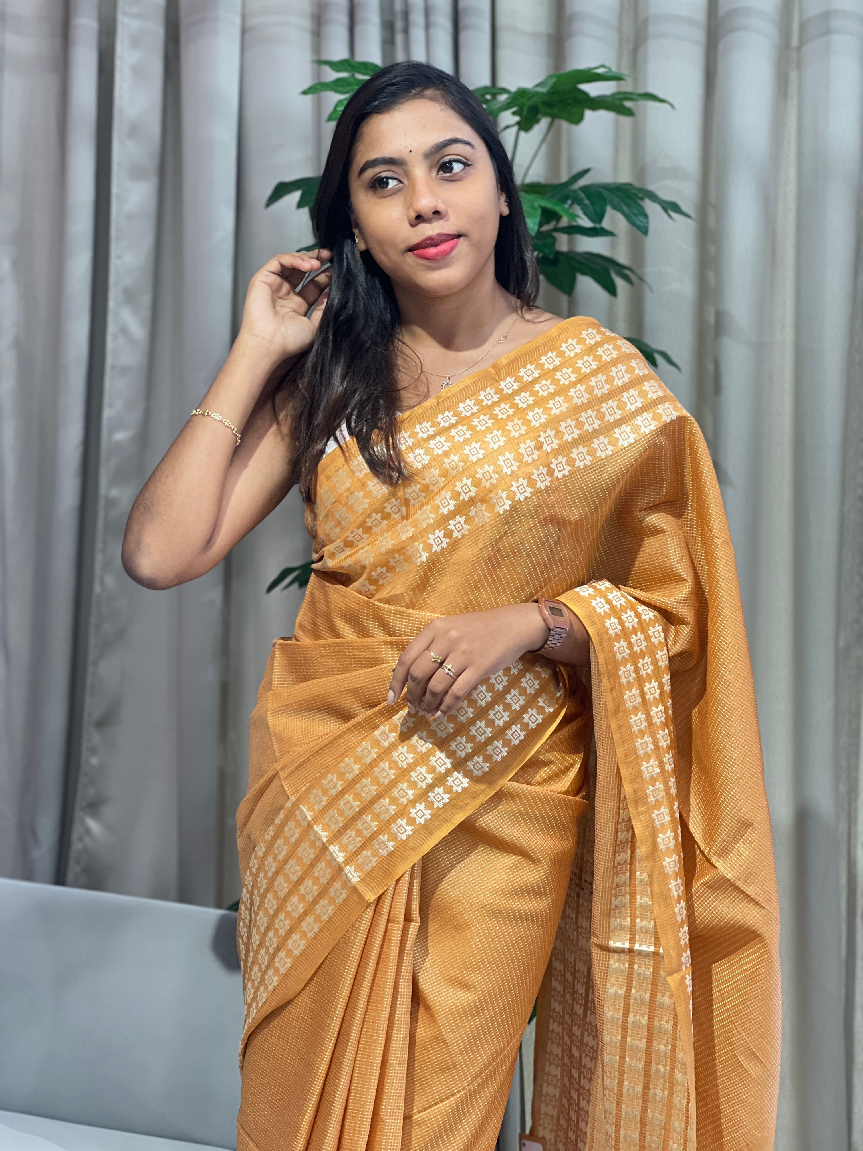 Thread Woven Floral Patterned Semi Tussar Saree | ACT1767