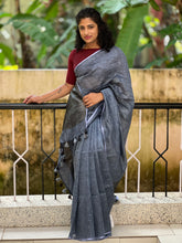 Horizontal  Lurex Yarns Stripe Weaving Pattern Linen Saree | DLS198