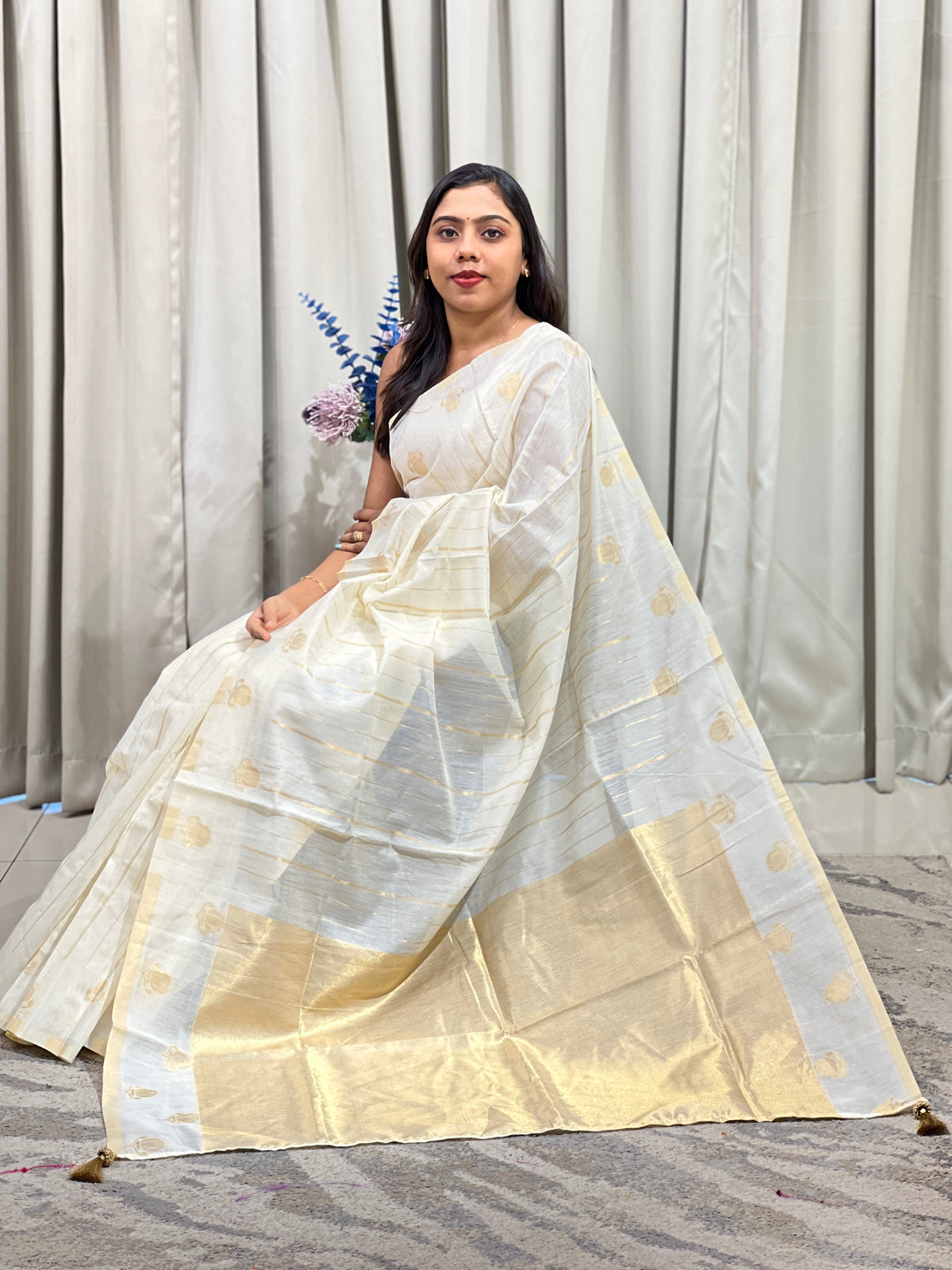 Golden Zari Woven Pattern Chanderi Finish Saree | HT541