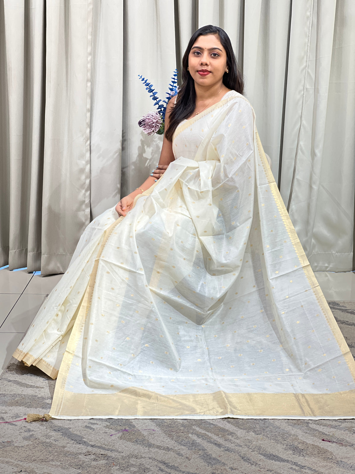 Golden Zari Woven Pattern Chanderi Finish Saree | HT542