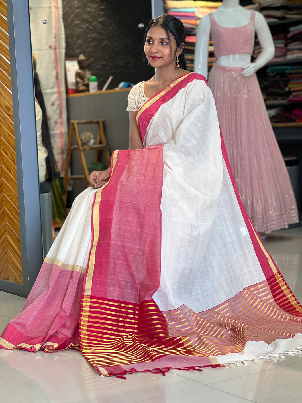 Chendamangalam Sarees With Golden Stripe Patterns | PH205