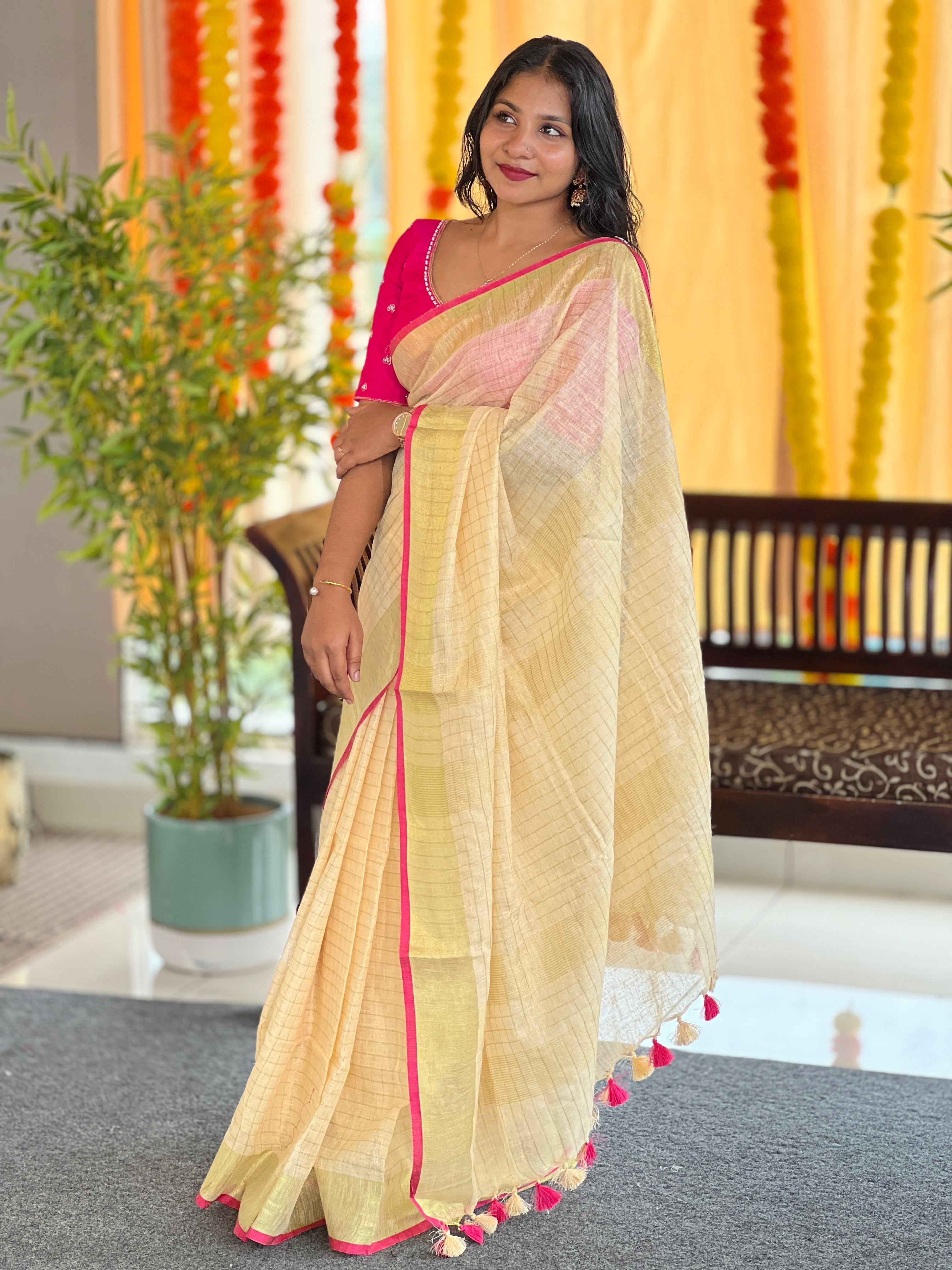 Zari Check Patterned Linen Saree | SK442