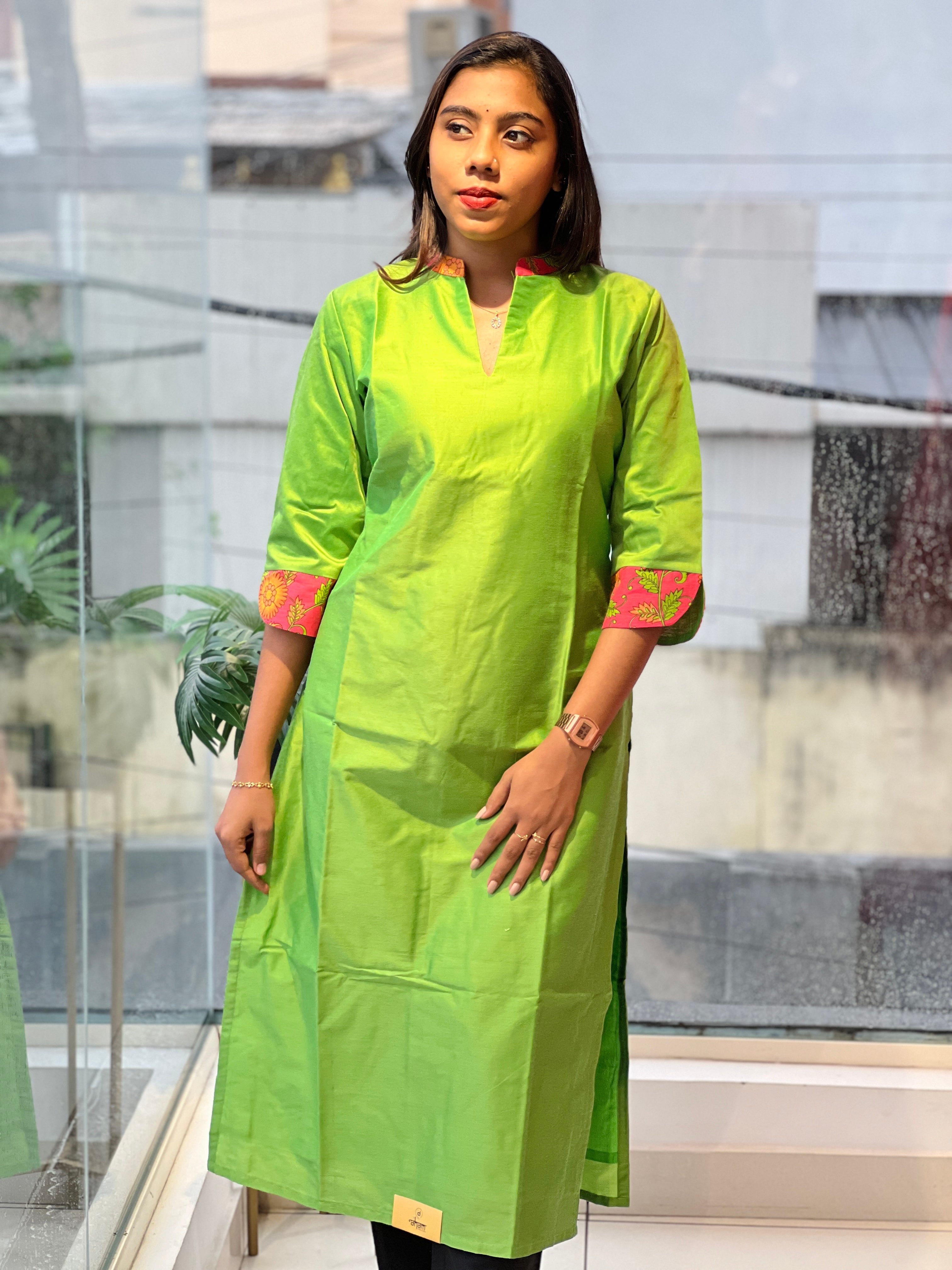 Patch Detailed Cotton Kurta | DNT881