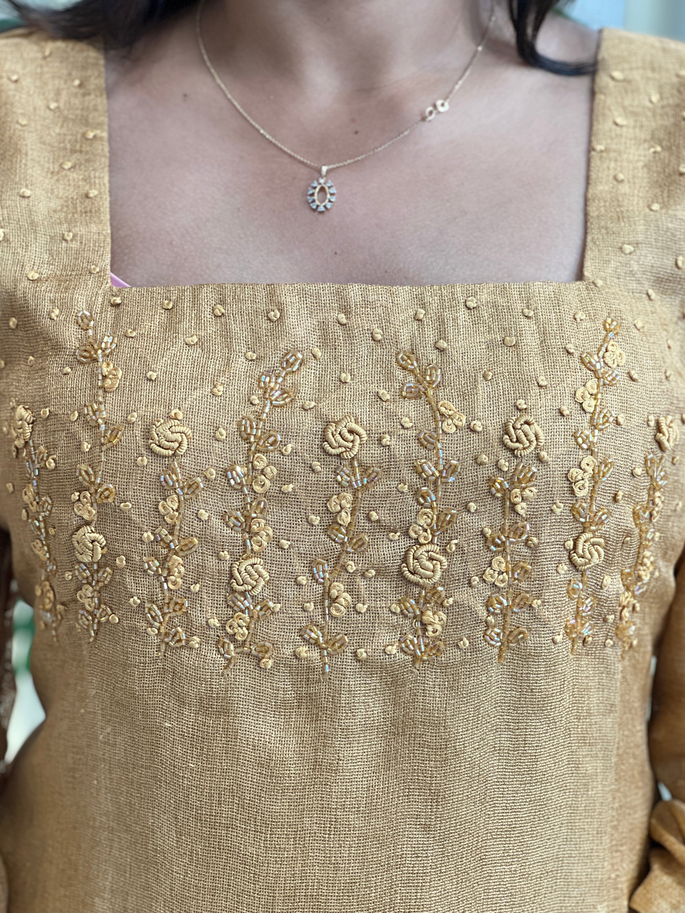 Embroidered Slub Linen Kurta | DNT722