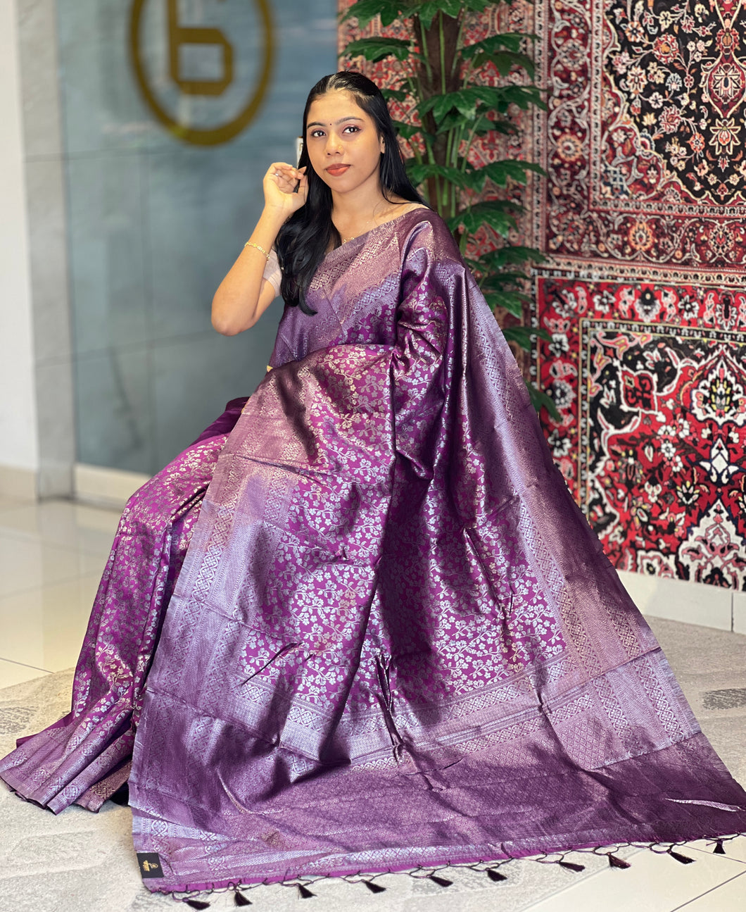 Silver Zari & Thread Weaving Floral Patterned Semi Silk Saree | HT142