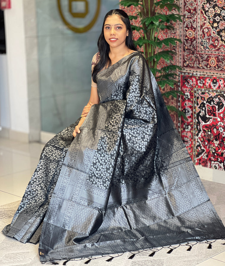 Silver Zari & Thread Weaving Floral Patterned Semi Silk Saree | HT144