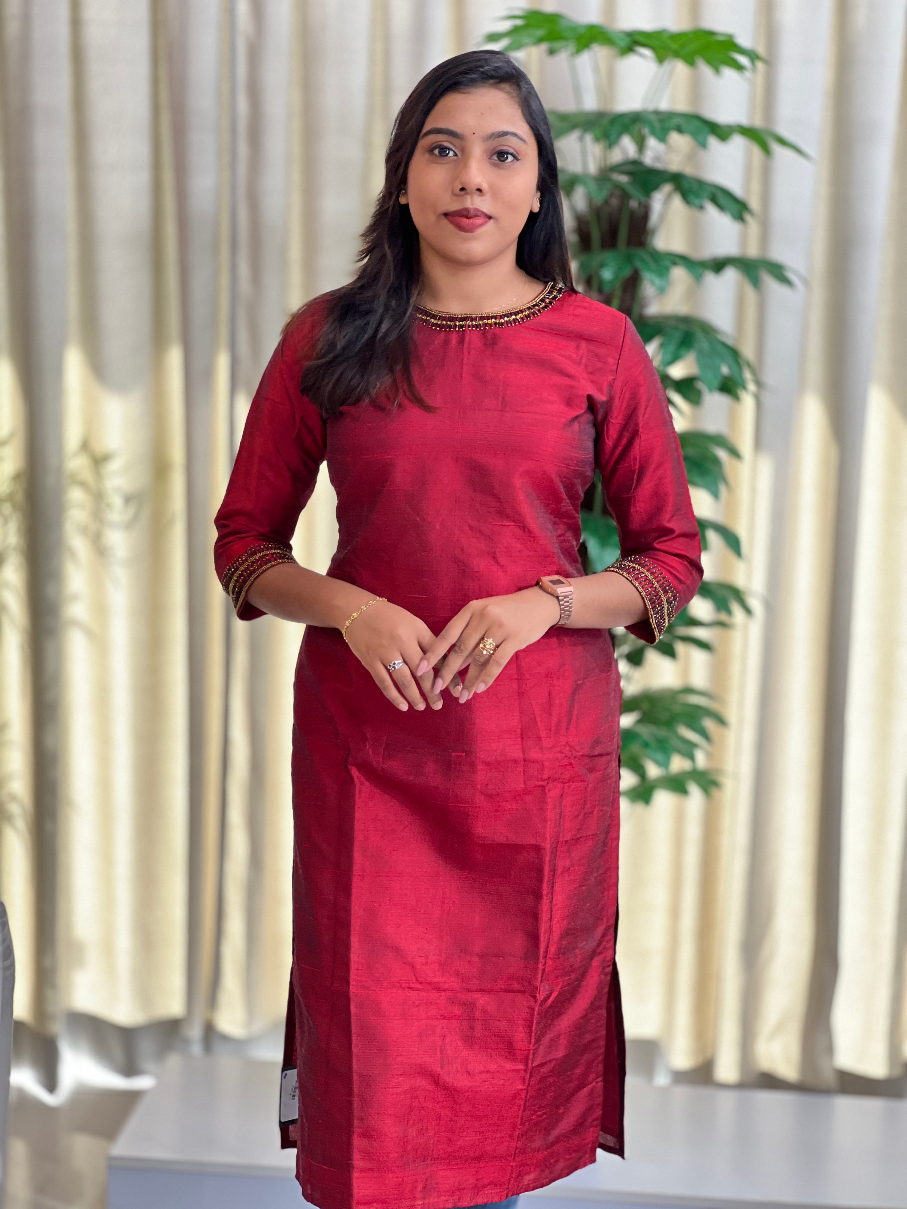 Soli Pattern Raw Silk Kurta | DNT619