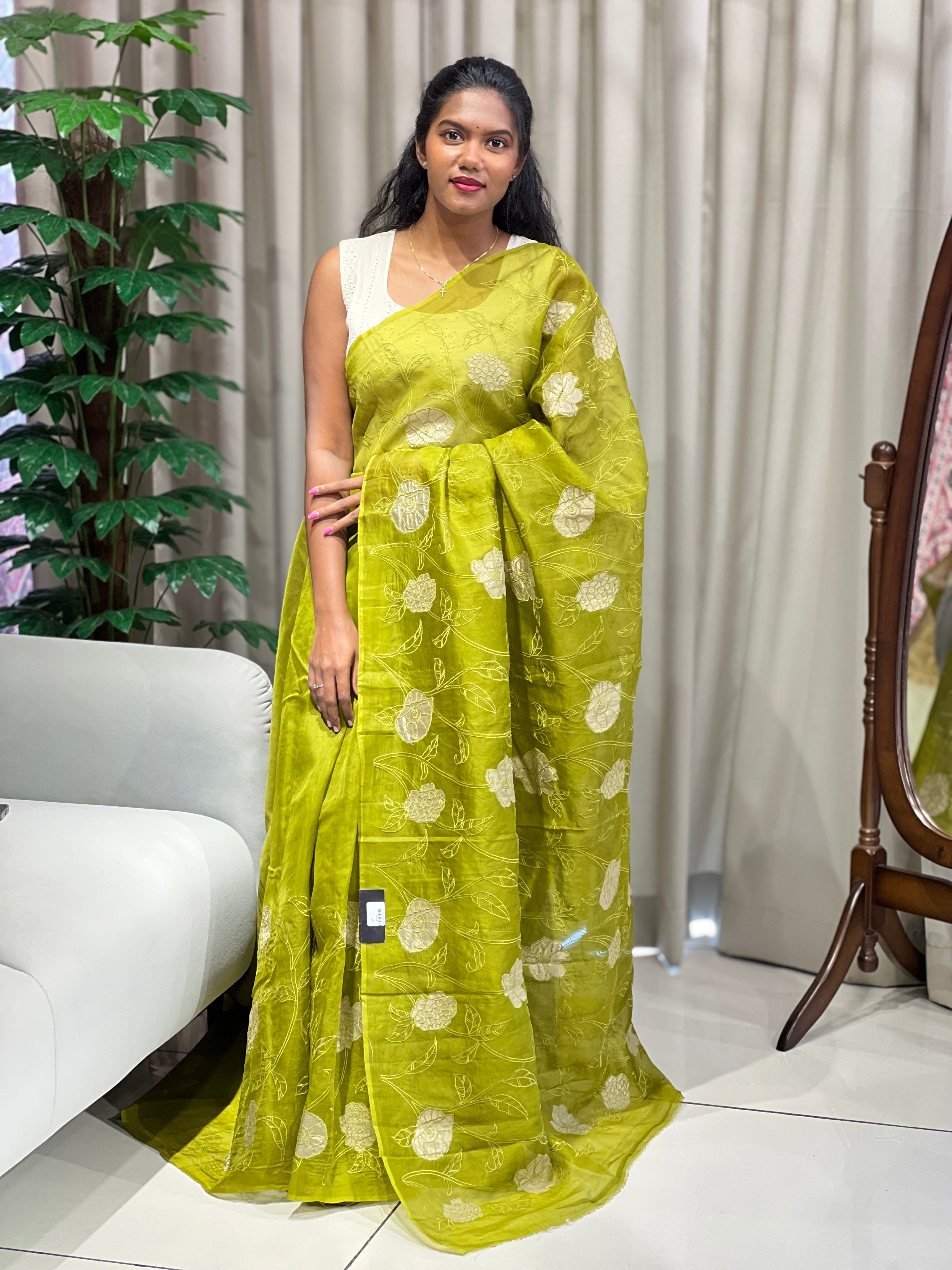 Tissue Floral Applique Detailed Pure Organza Saree | MM196