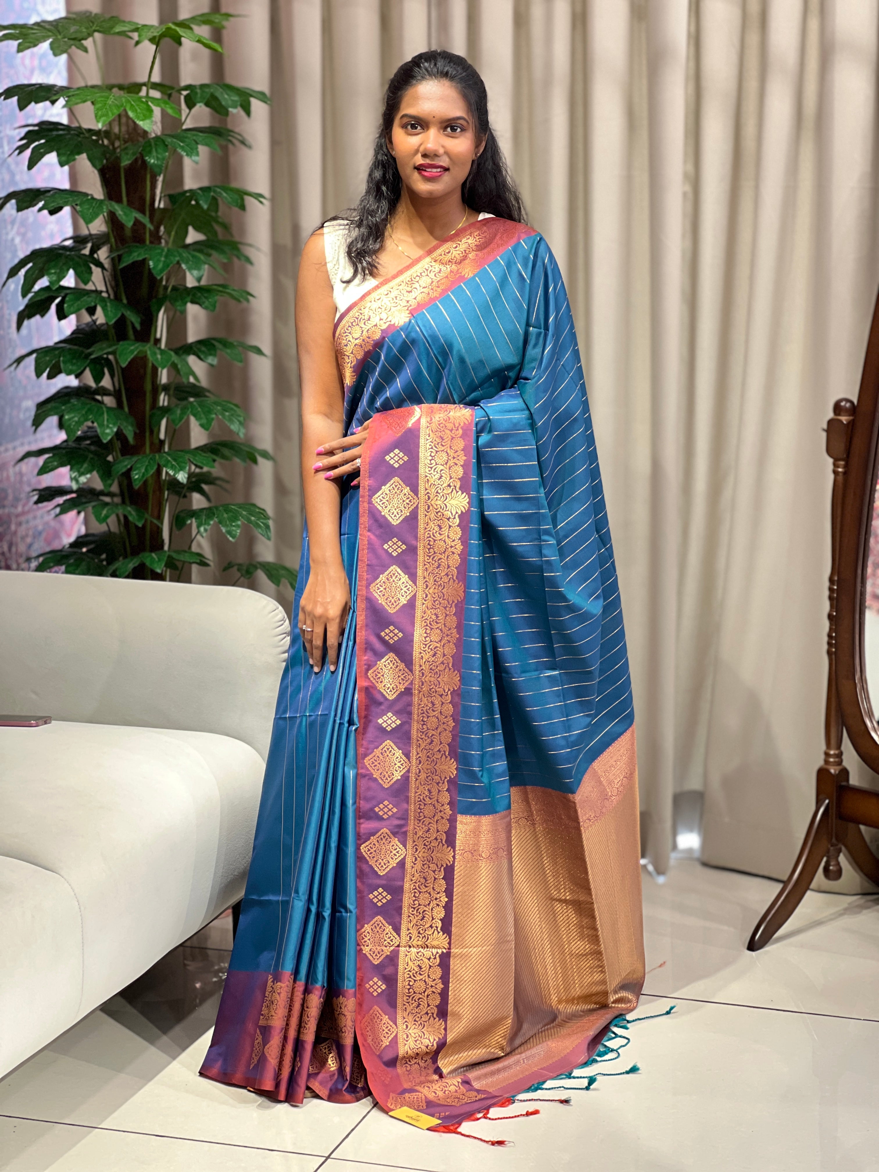 Traditional Zari Woven Semi Silk Saree | HT321