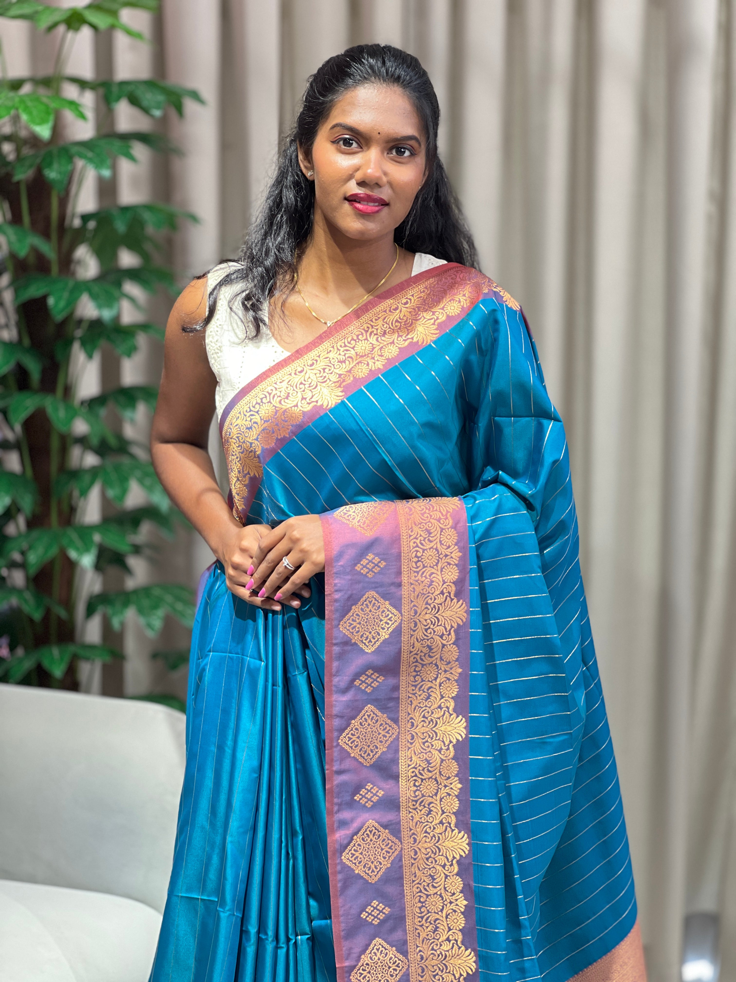 Traditional Zari Woven Semi Silk Saree | HT319