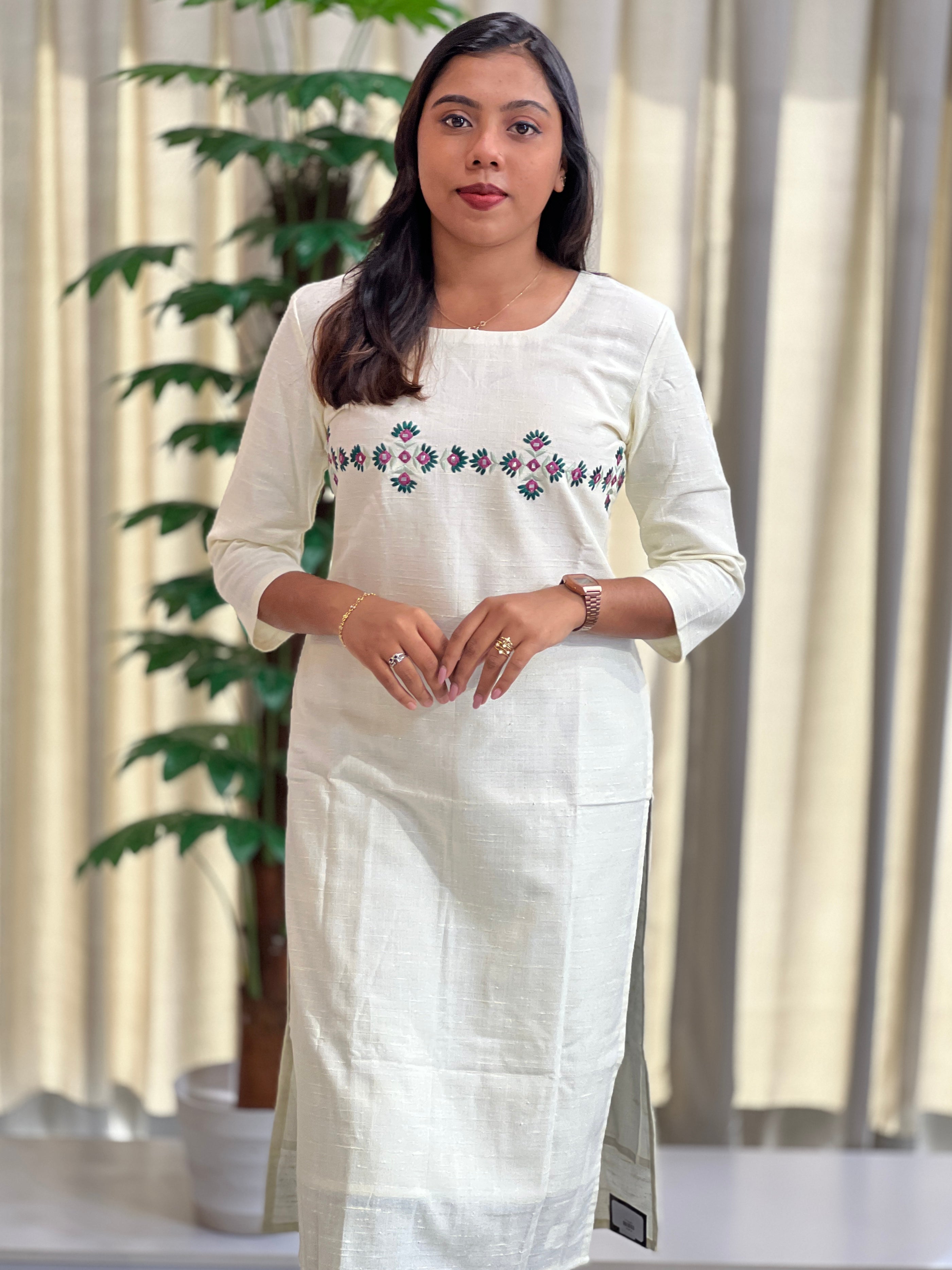 Embroidered Slub Cotton Kurta | DNT710