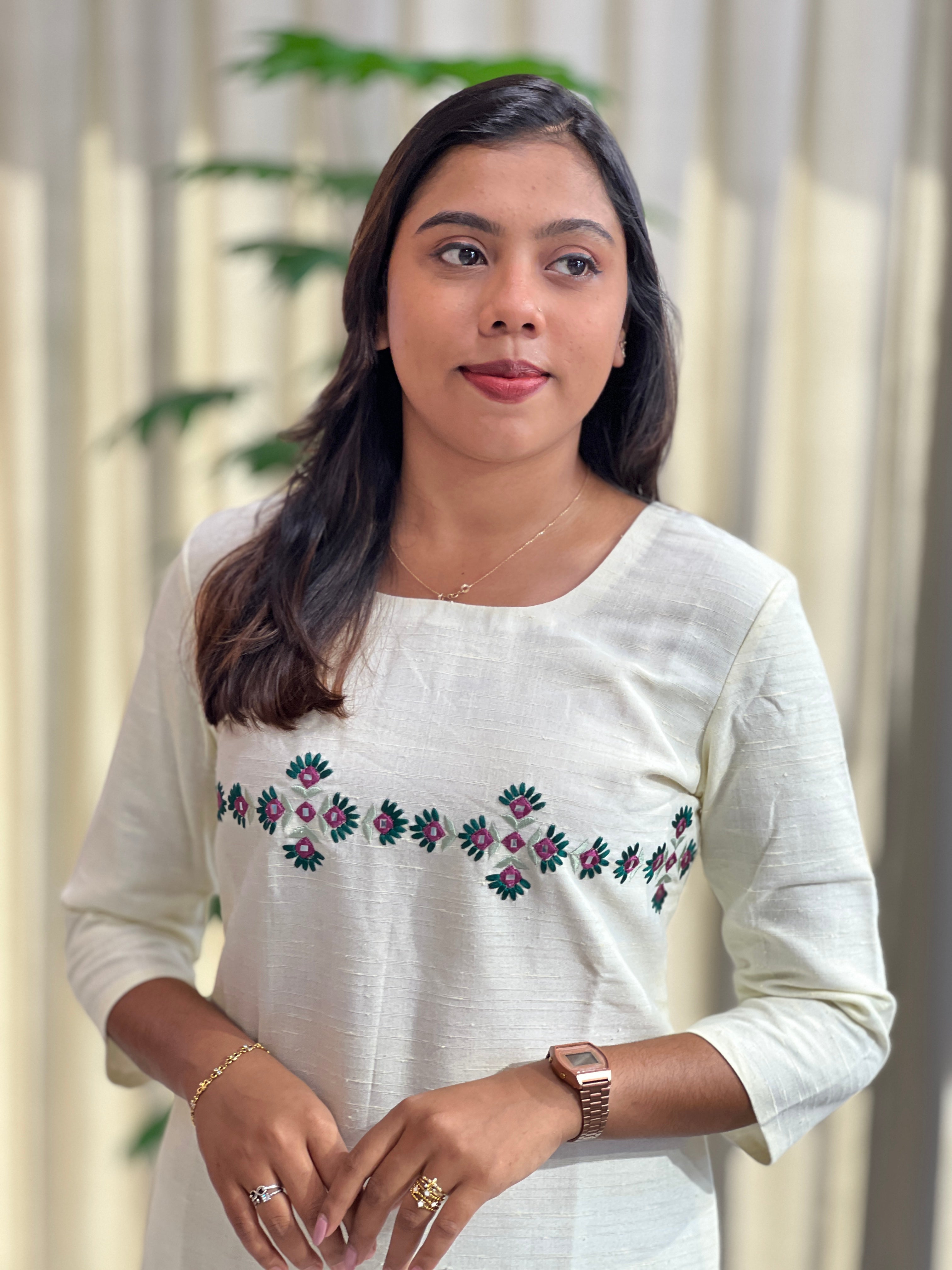 Embroidered Slub Cotton Kurta | DNT710