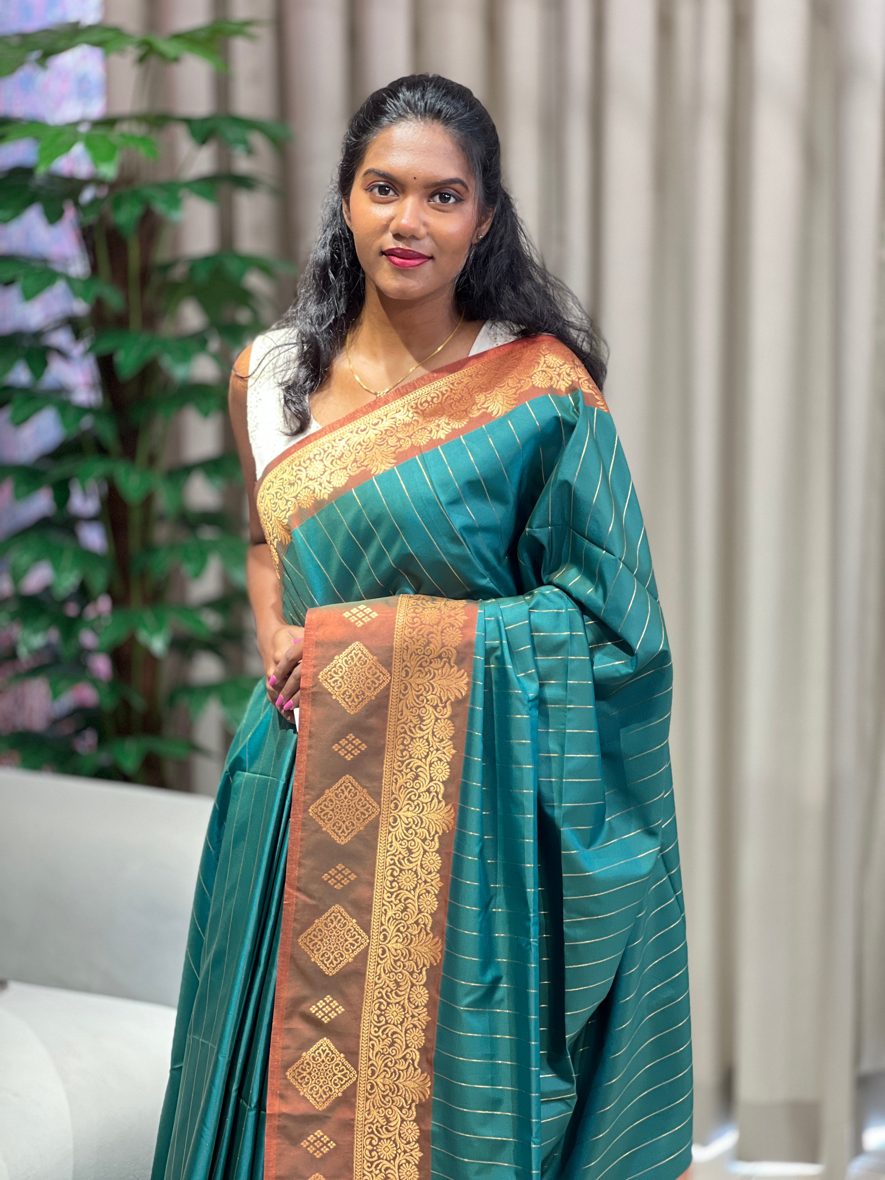 Traditional Zari Woven Semi Silk Saree | HT324