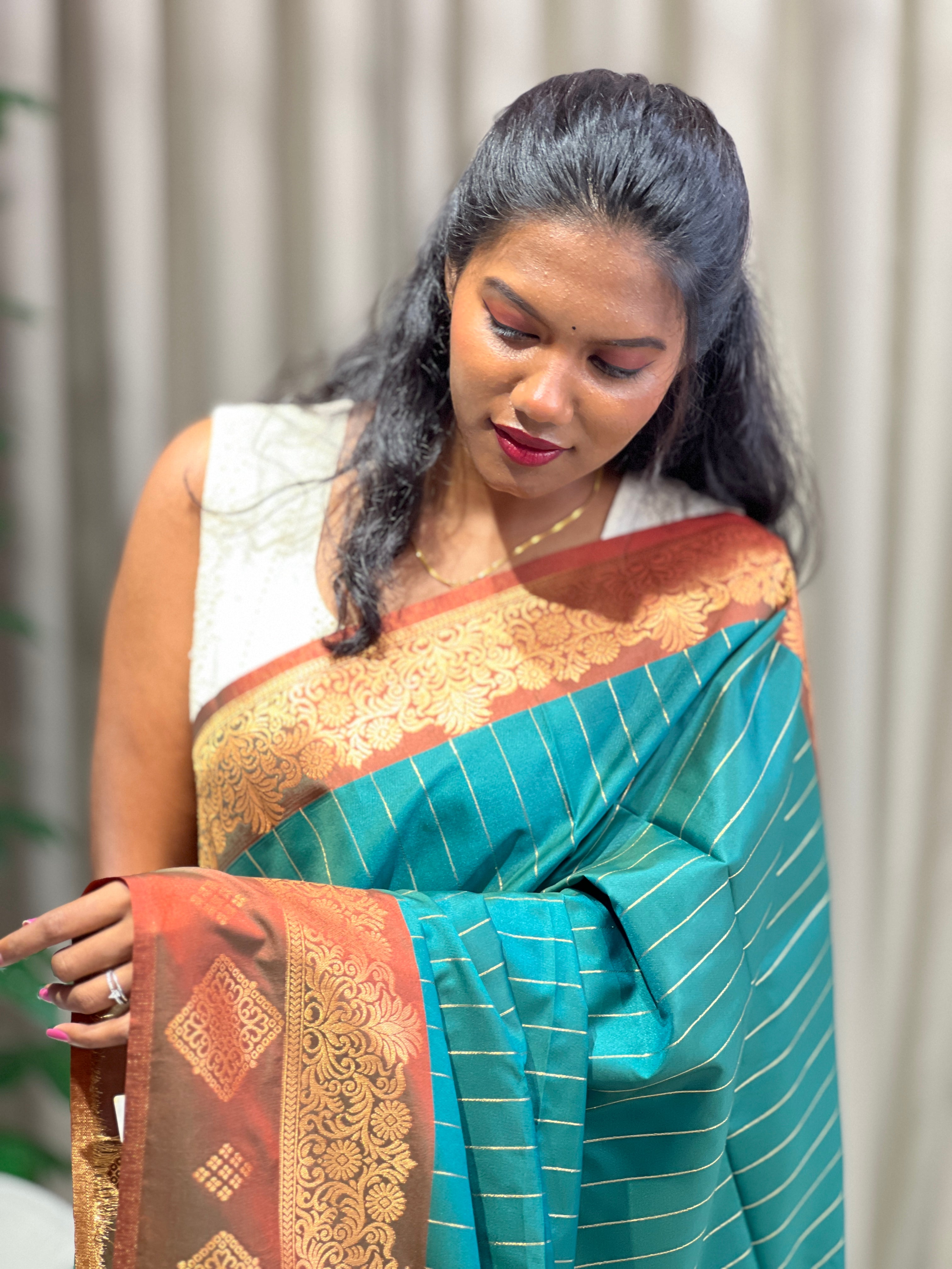 Traditional Zari Woven Semi Silk Saree | HT324