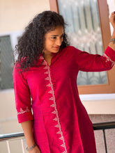 Floral Machine Embroidery Slub Silk Kurta | VS118