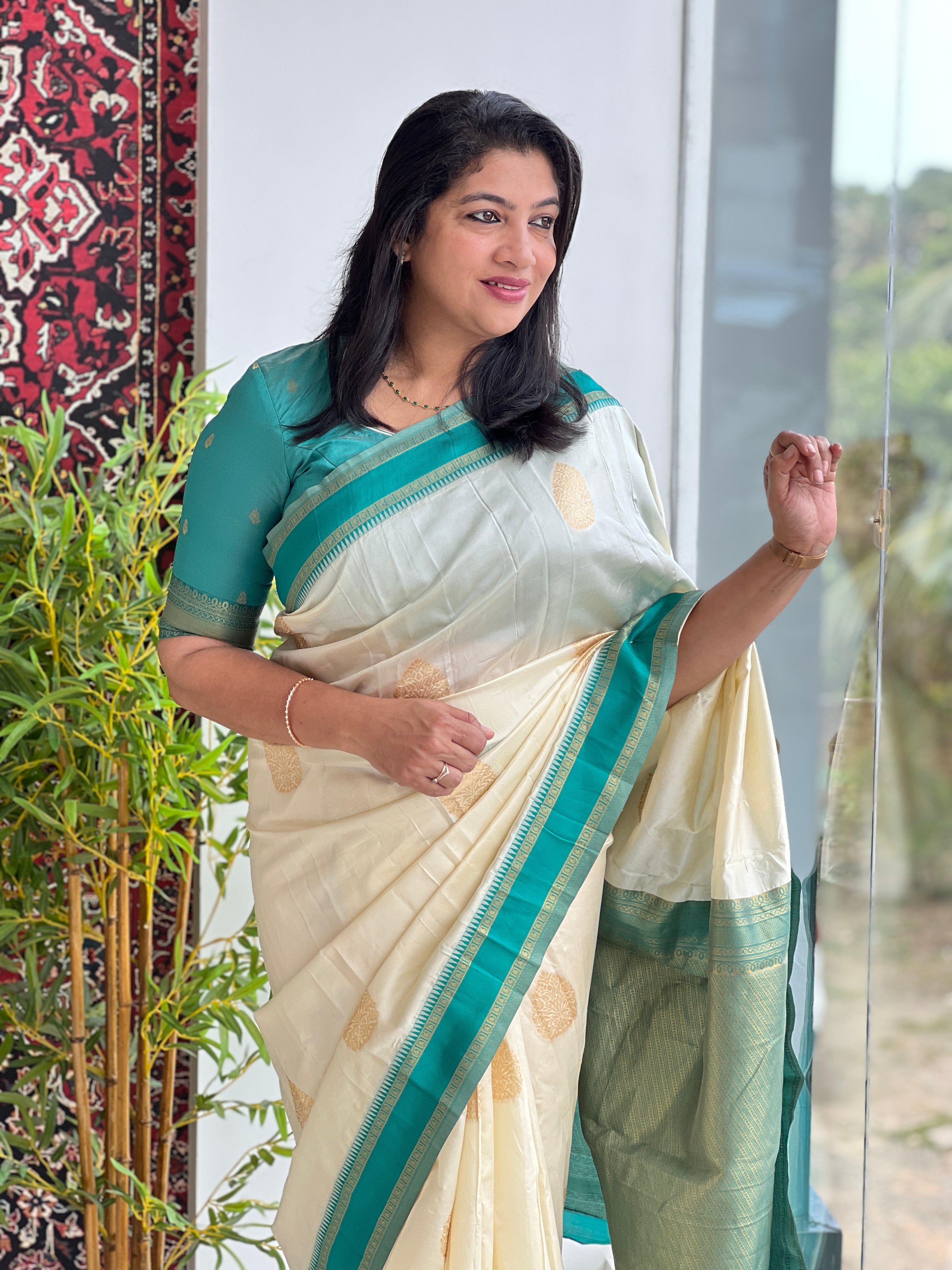 Traditional Semi-Circular Gopi Buta Pattern Semi Silk Saree | HT459