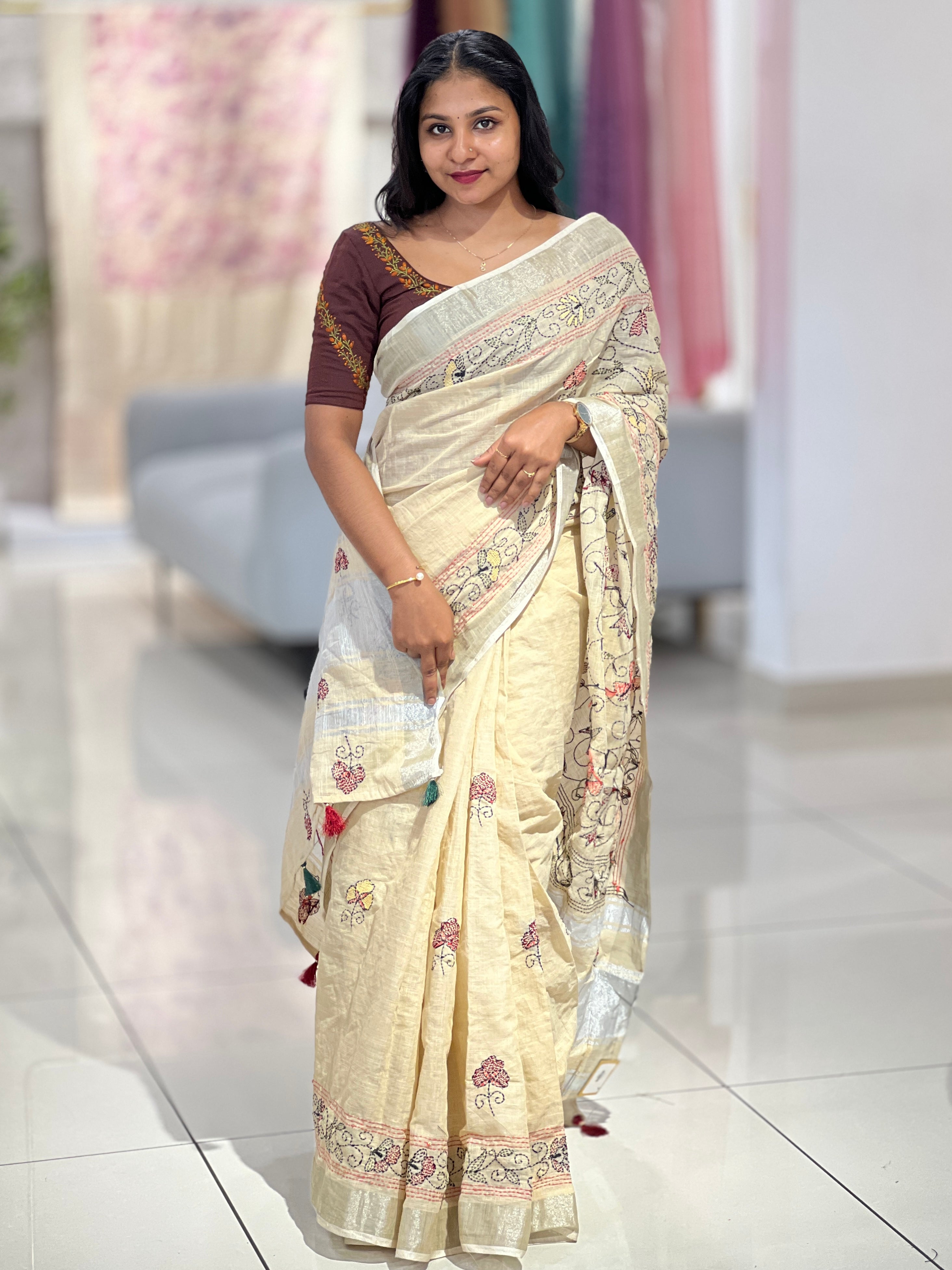 Hand Kantha Detailed Linen Saree | RP750