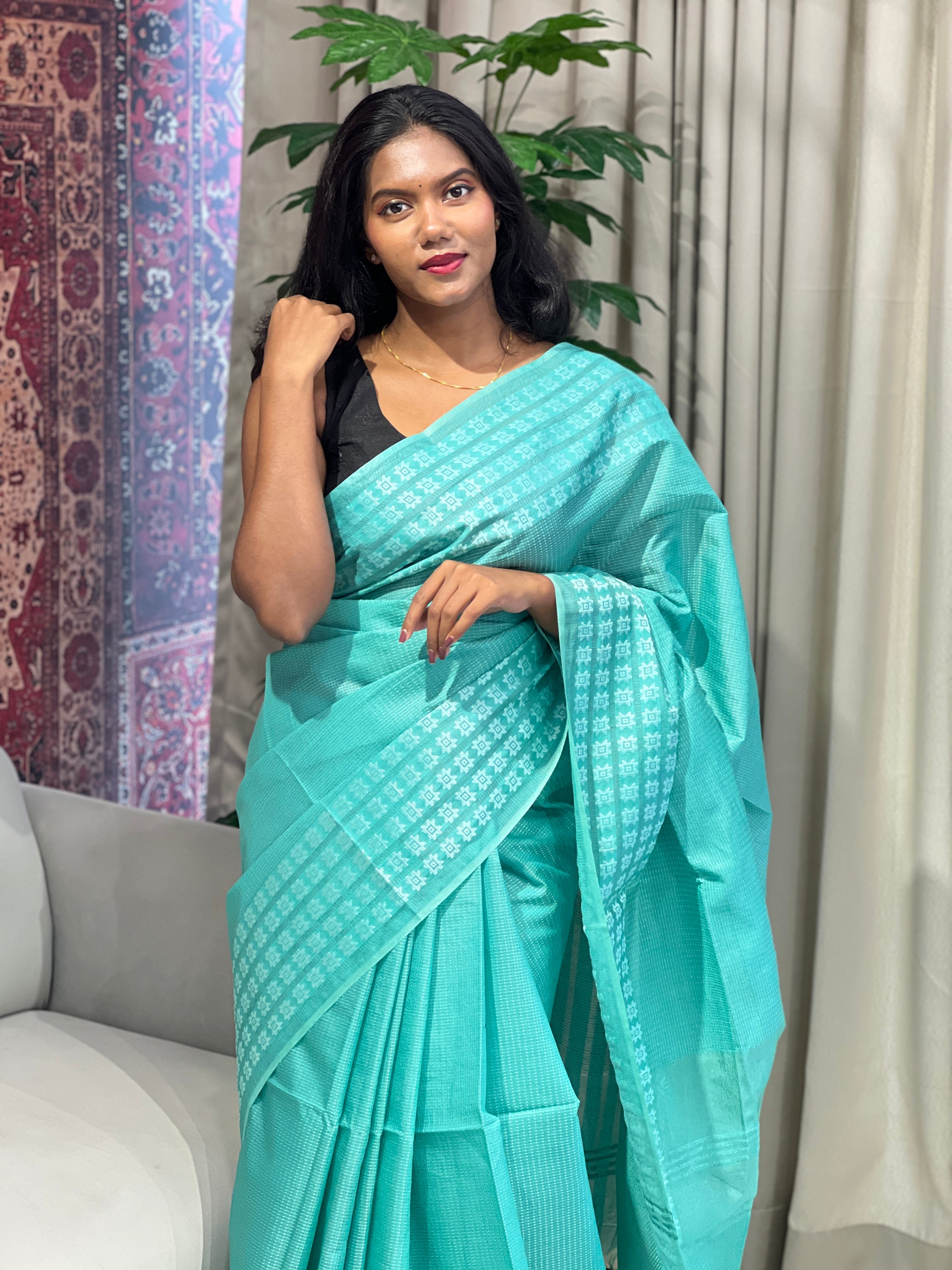 Thread Woven Floral Patterned Semi Tussar Saree | ACT1761