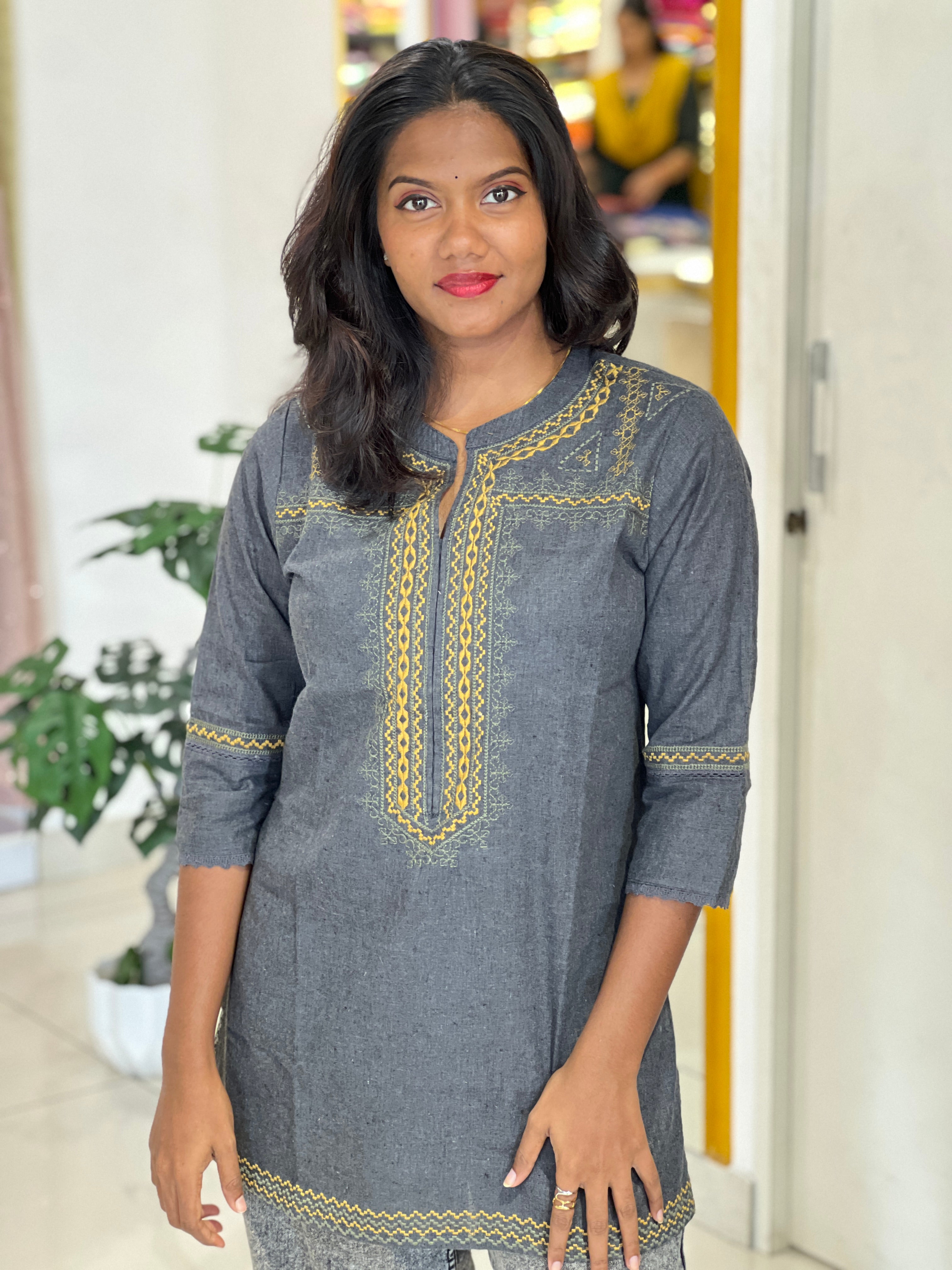 Thread Embroidery Kora Cotton Short Kurta |AOR112