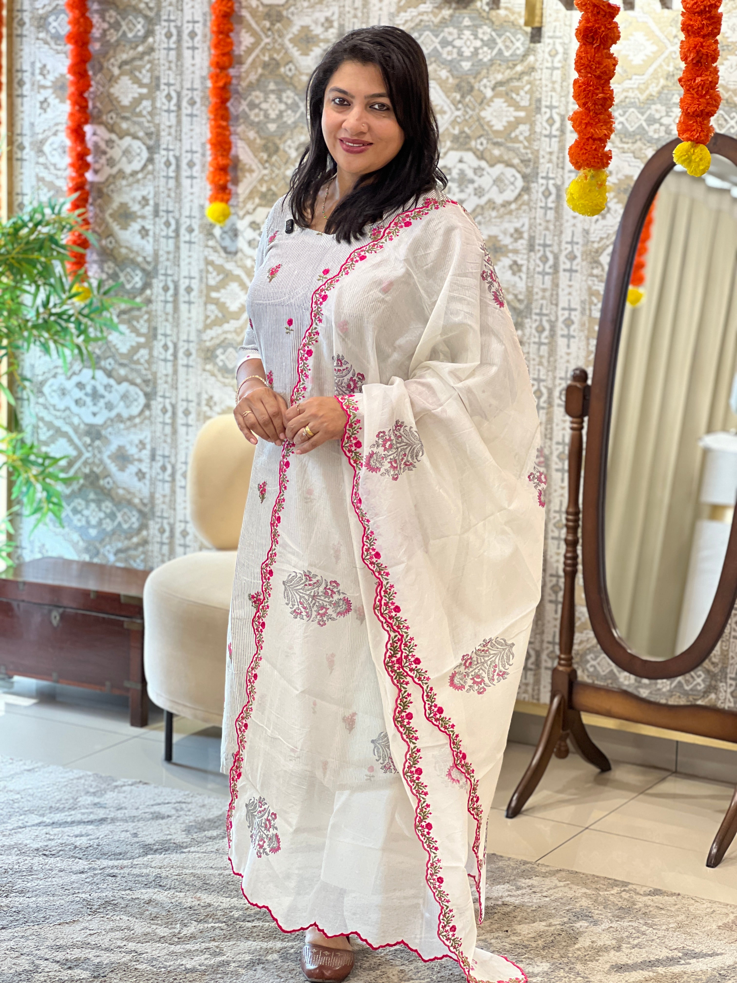 Floral Mechine Embroidery Chanderi Salwar Set | HE308
