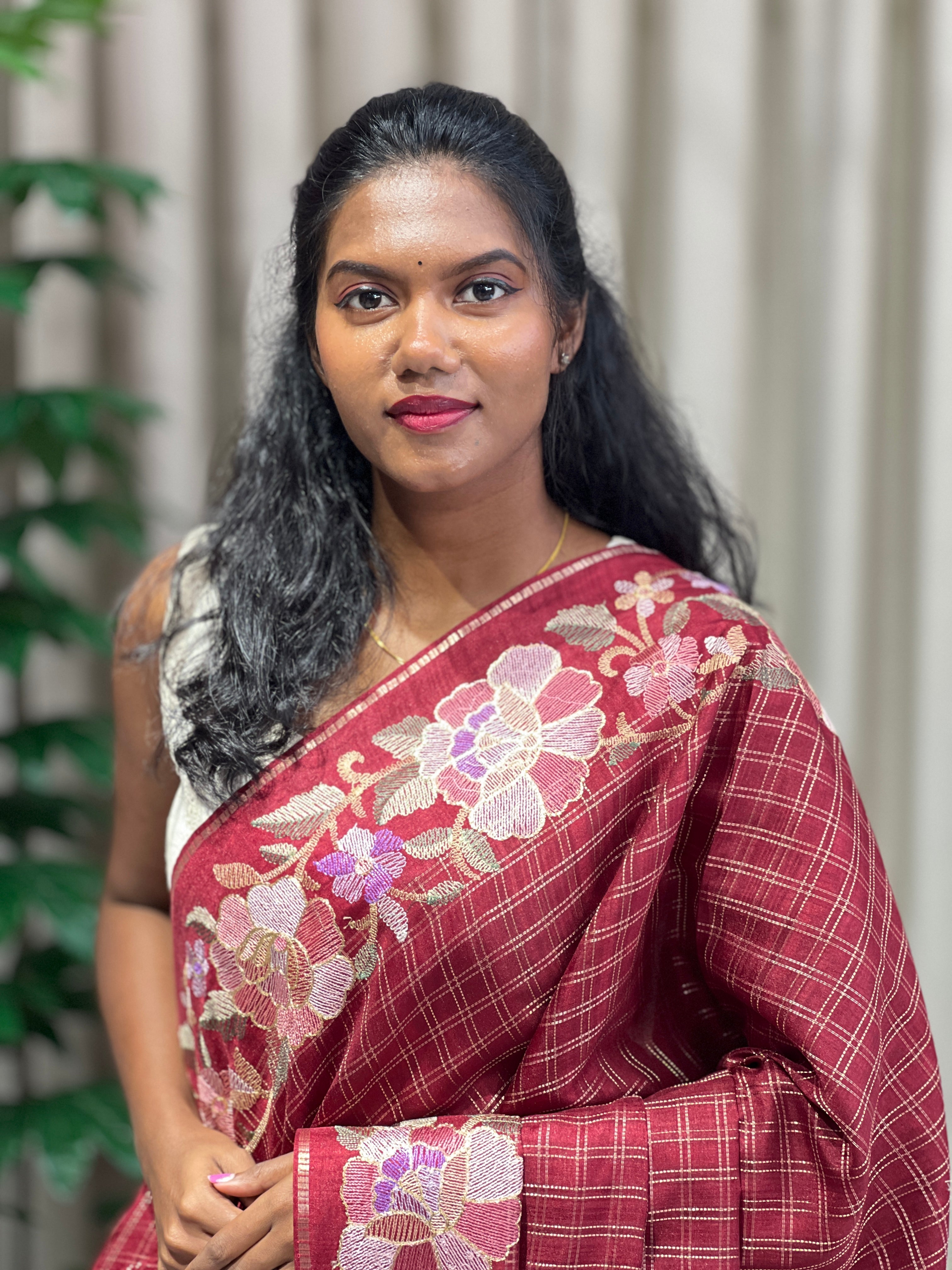 Check Weaving Floral Patterned Semi Tussar Saree | SUN747