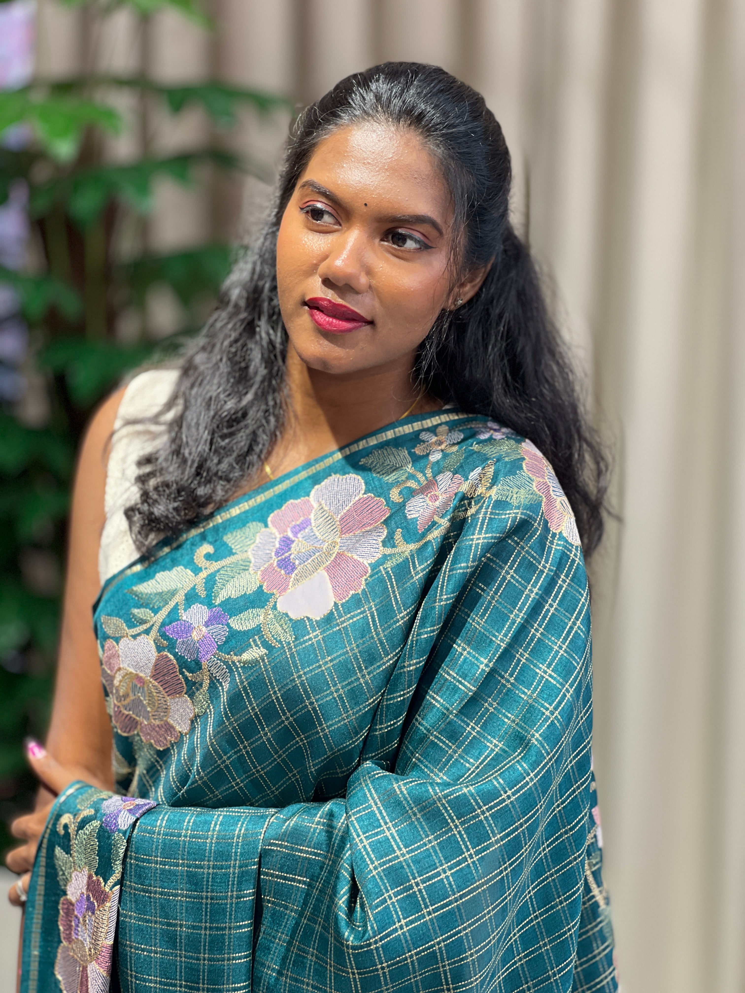 Check Weaving Floral Patterned Semi Tussar Saree | SUN749