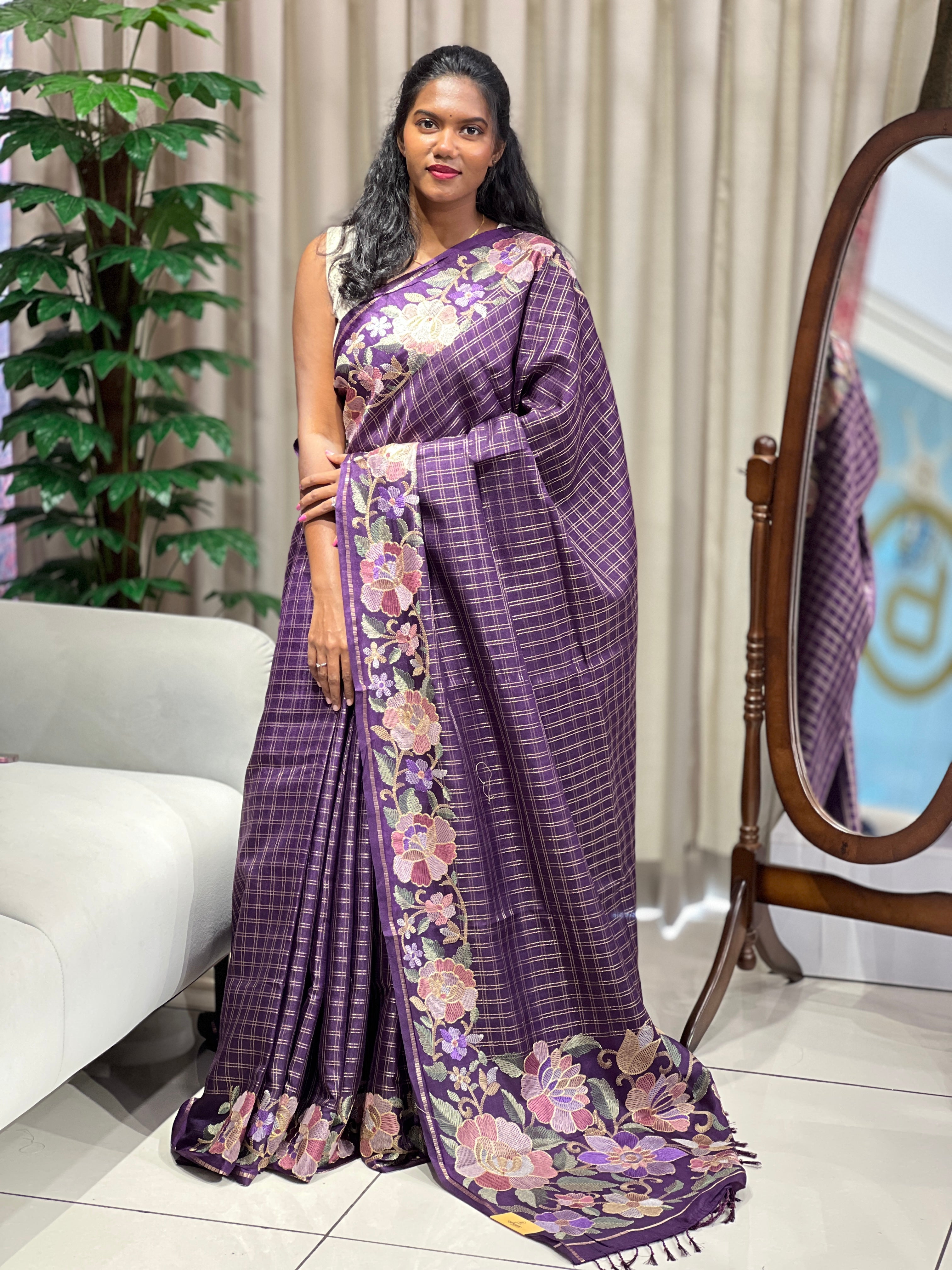 Check Weaving Floral Patterned Semi Tussar Saree | SUN745