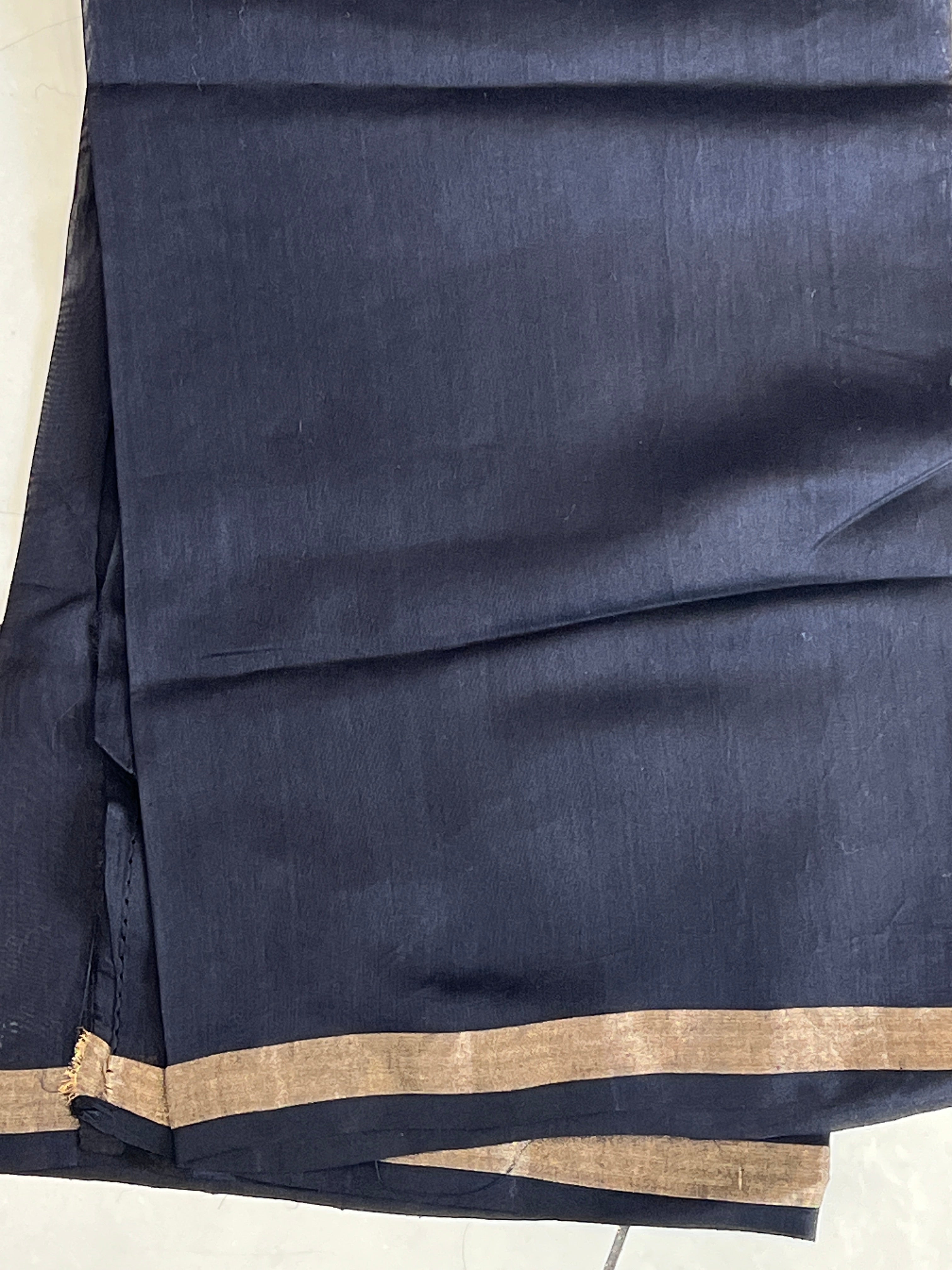 Golden Zari Stripe Weaving Patterned Organza Saree | FC180