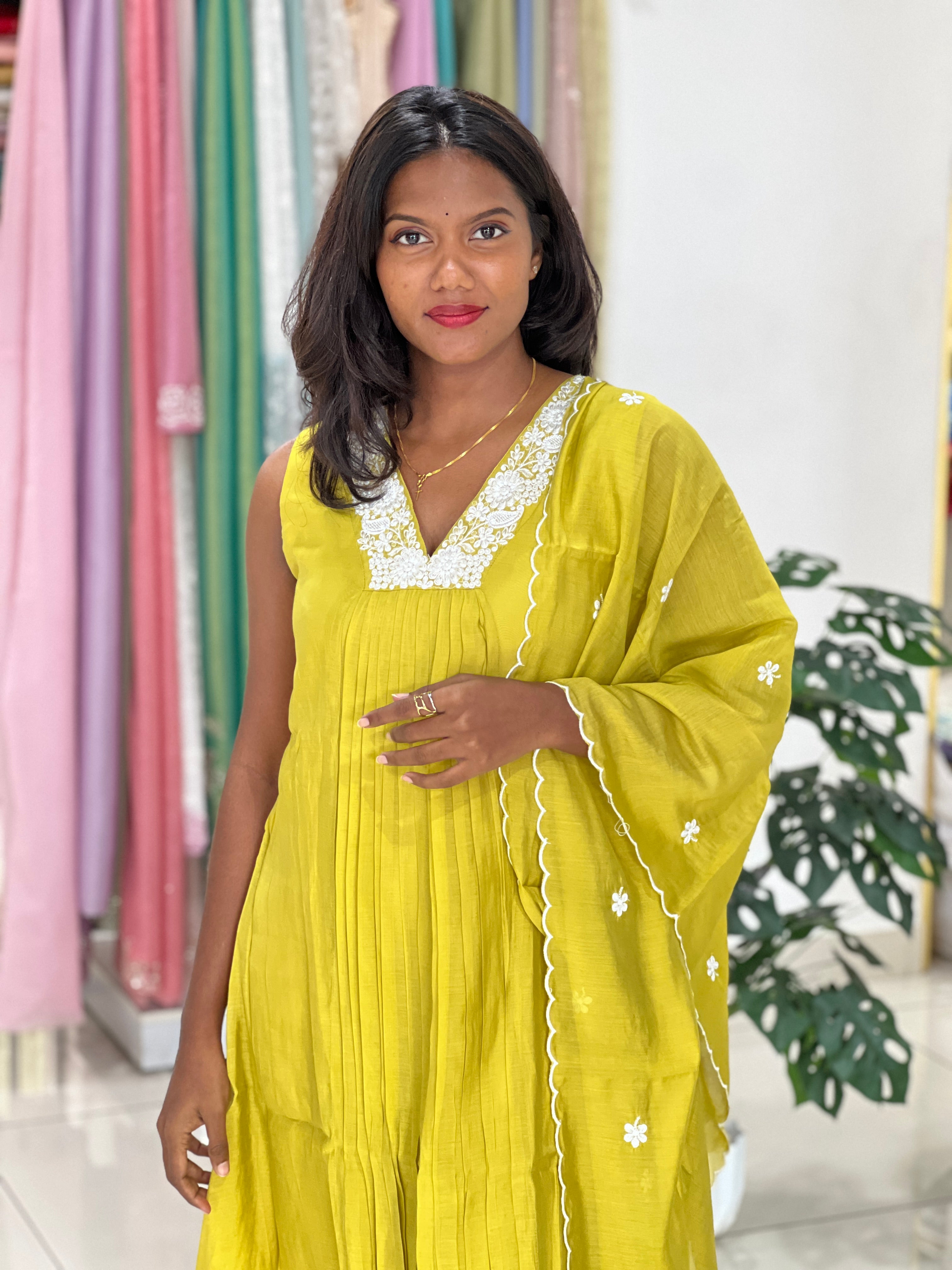 Floral Embroidered Muslin Silk Kurta Set | NAI225