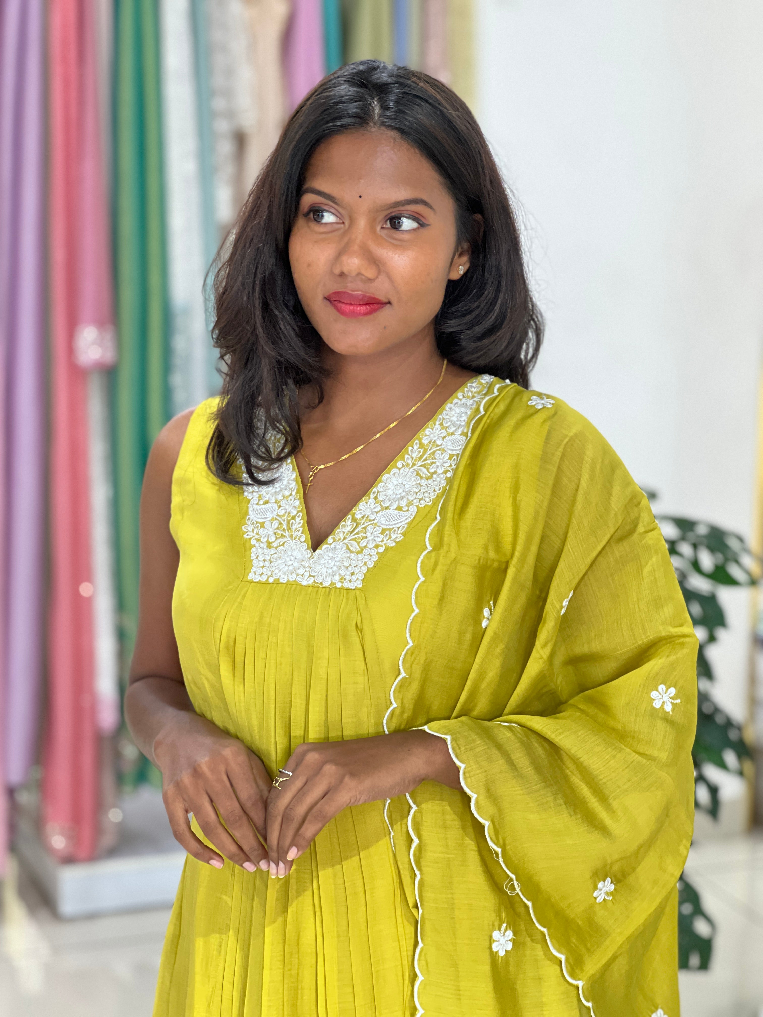 Floral Embroidered Muslin Silk Kurta Set | NAI225