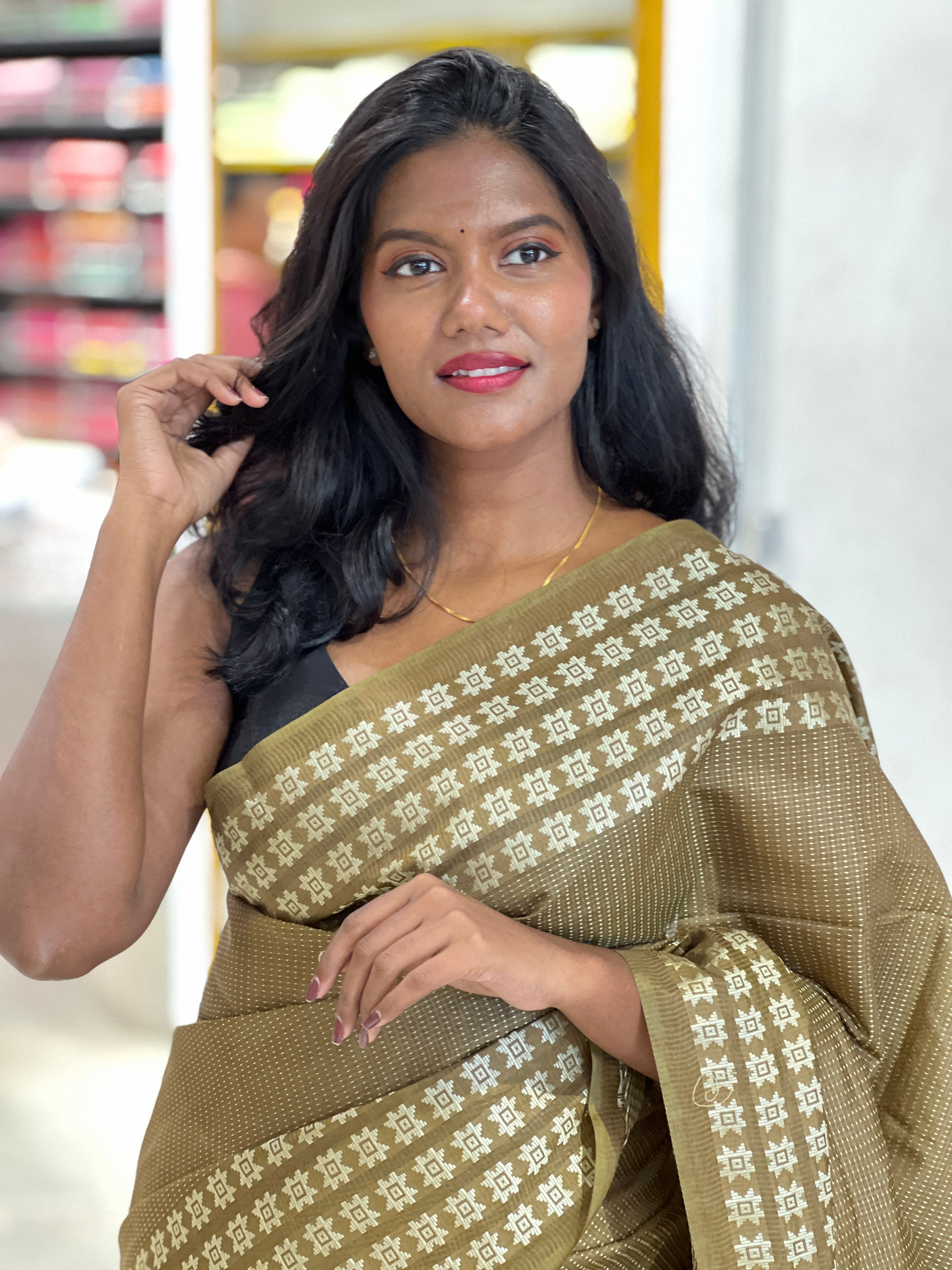Thread Woven Floral Patterned Semi Tussar Saree | ACT1760