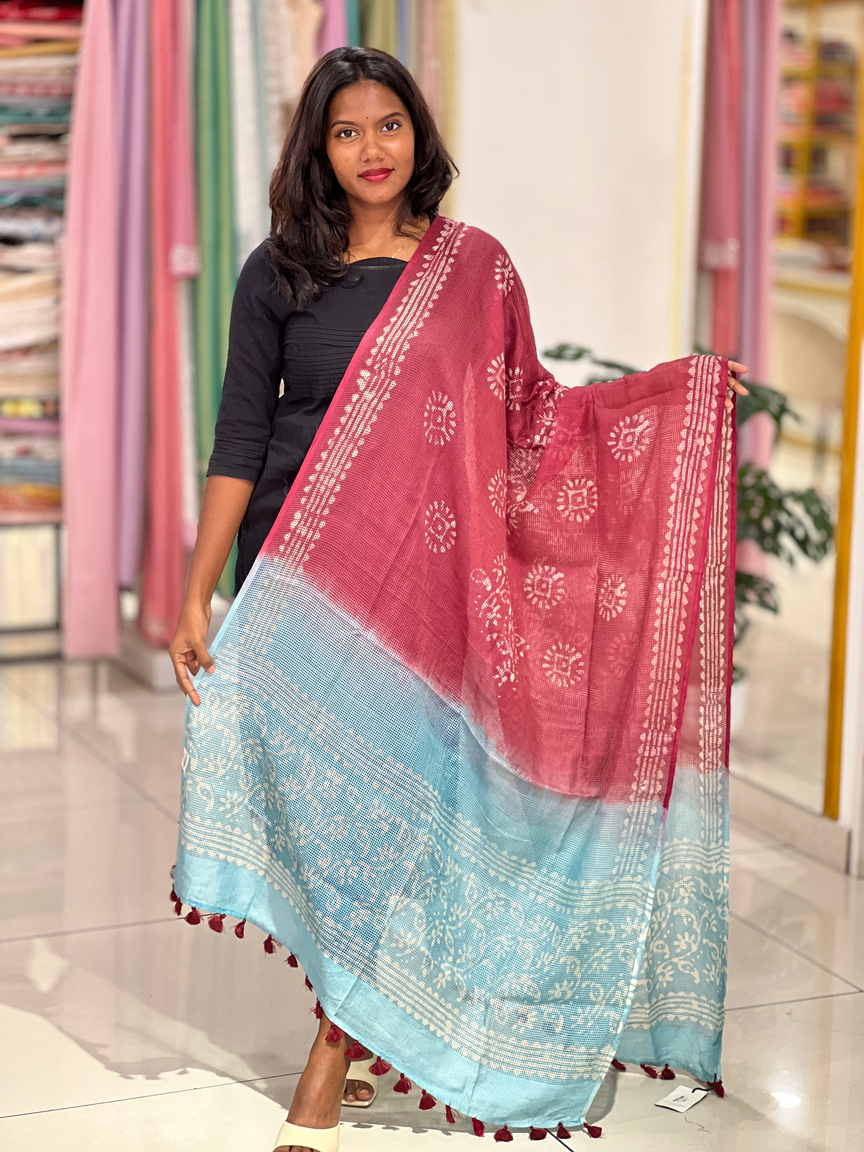 Muga Check Kota Dupatta With Batik Print | SS878