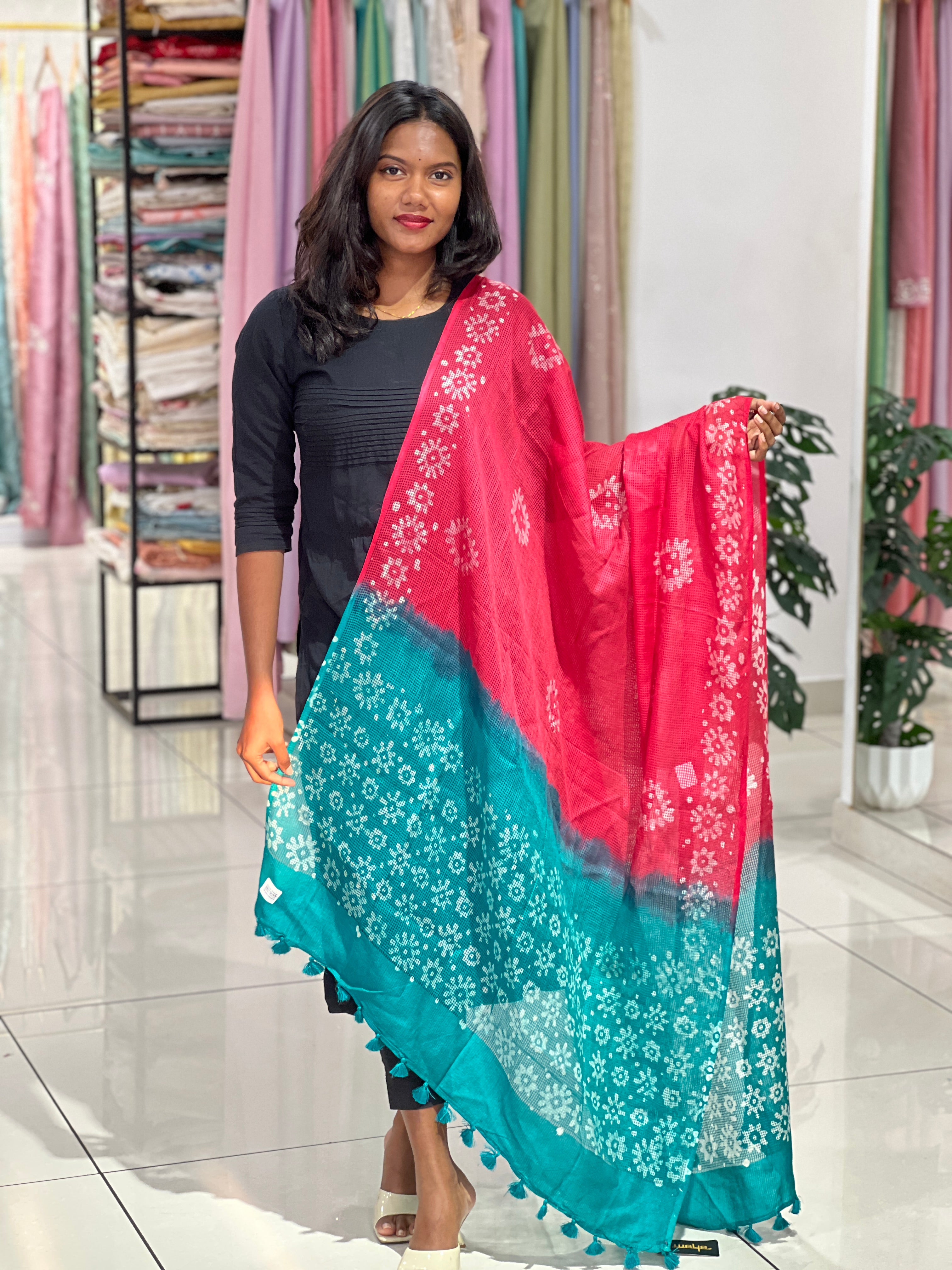 Muga Check Kota Dupatta With Batik Print | SS878