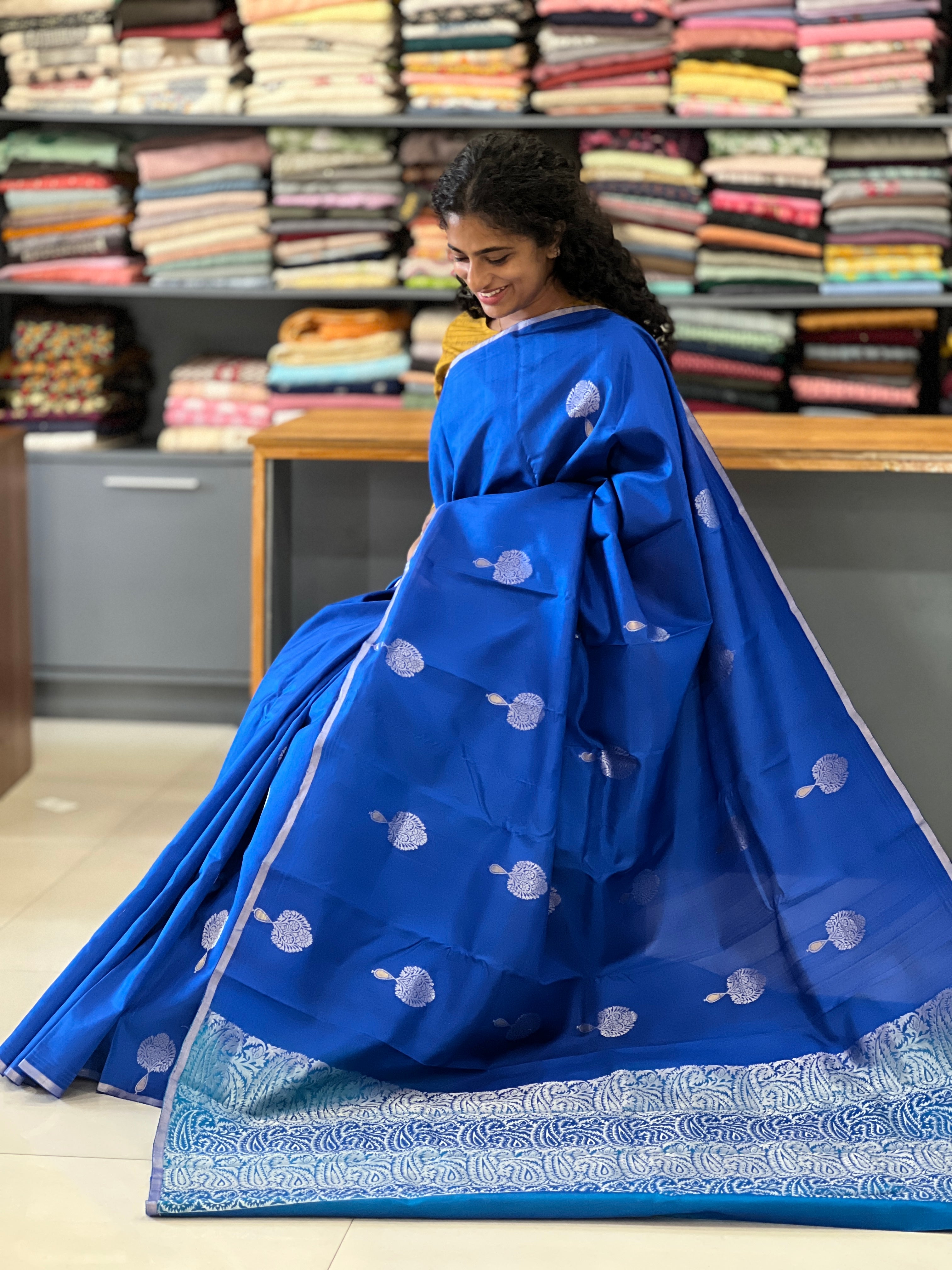 Kadai Line Weaving Pattern Soft Silk Kanchipuram Saree