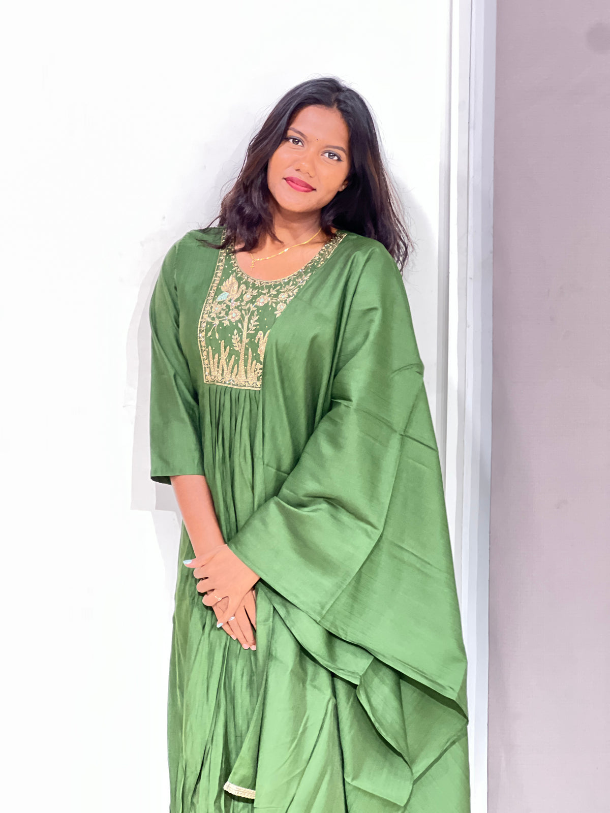 Hand Work Muslin Finish Kurta Set | SLM252