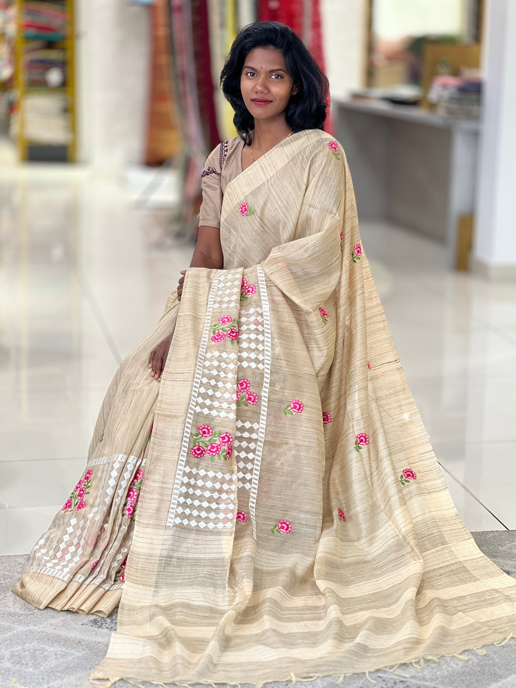 Floral & Geometric Embroidered Bhagalpuri Linen Saree | NHH442