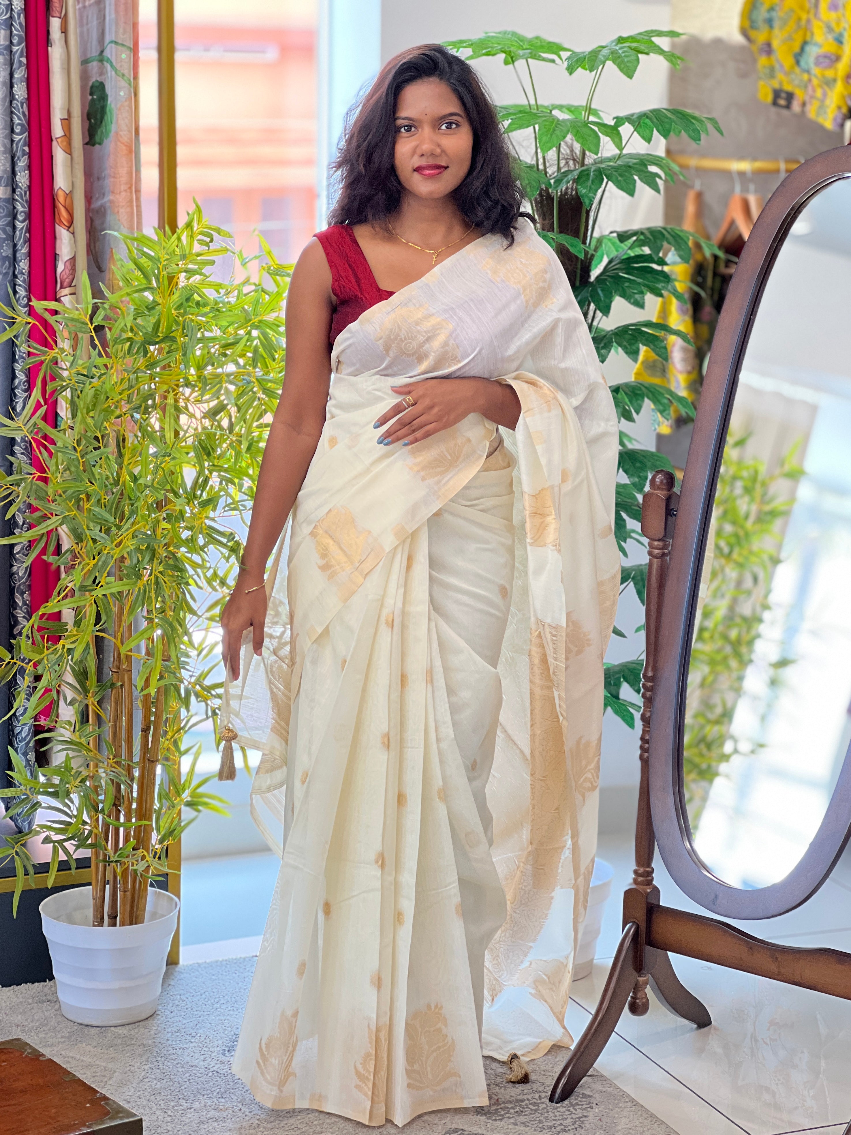 Floral Butta Weaved Kerala Cotton Saree | HT261