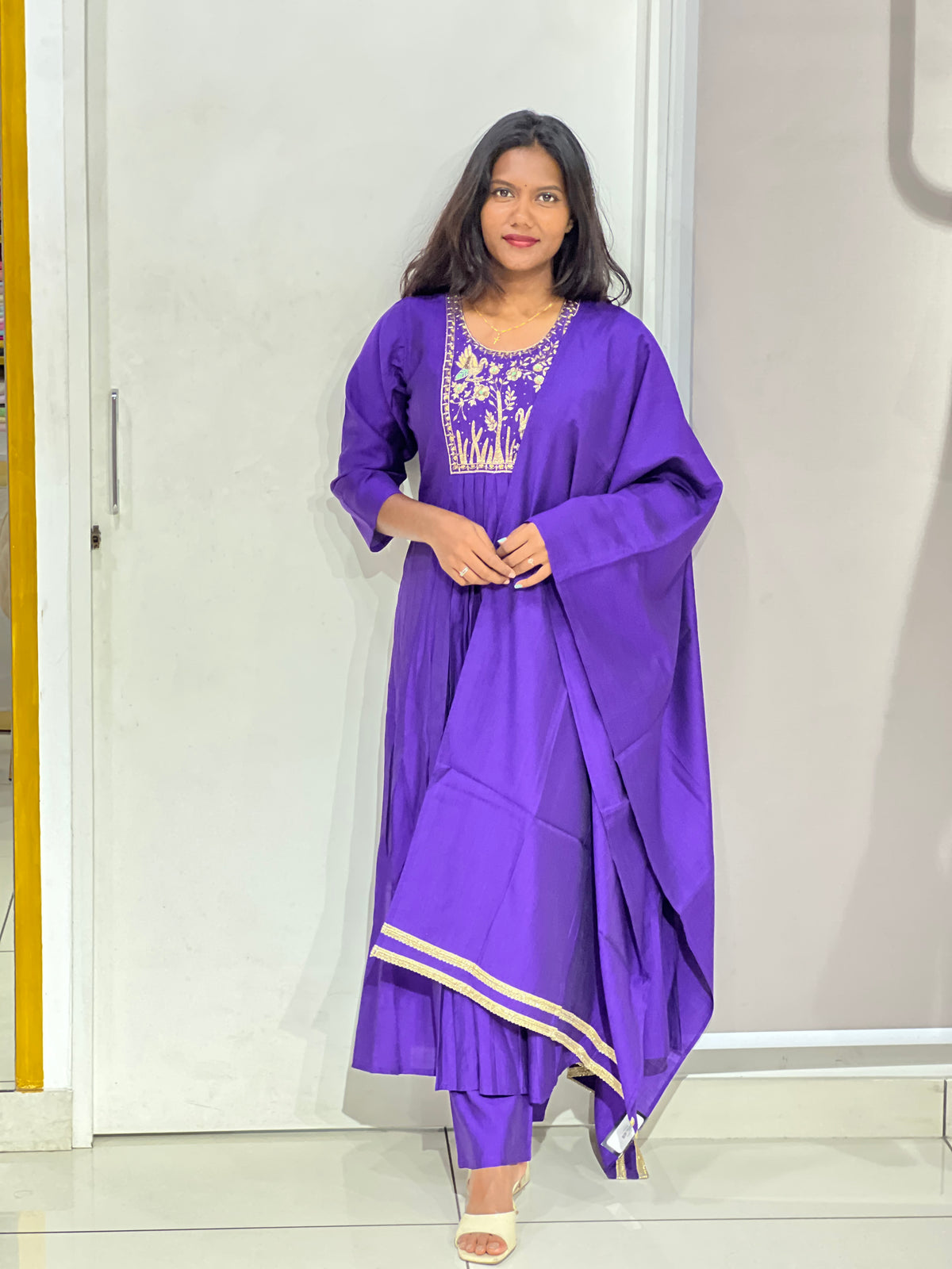 Hand Work Muslin Finish Kurta Set | SLM253