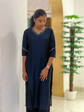 Embroidery Detailing Crepe Silk Kurta | RGA285