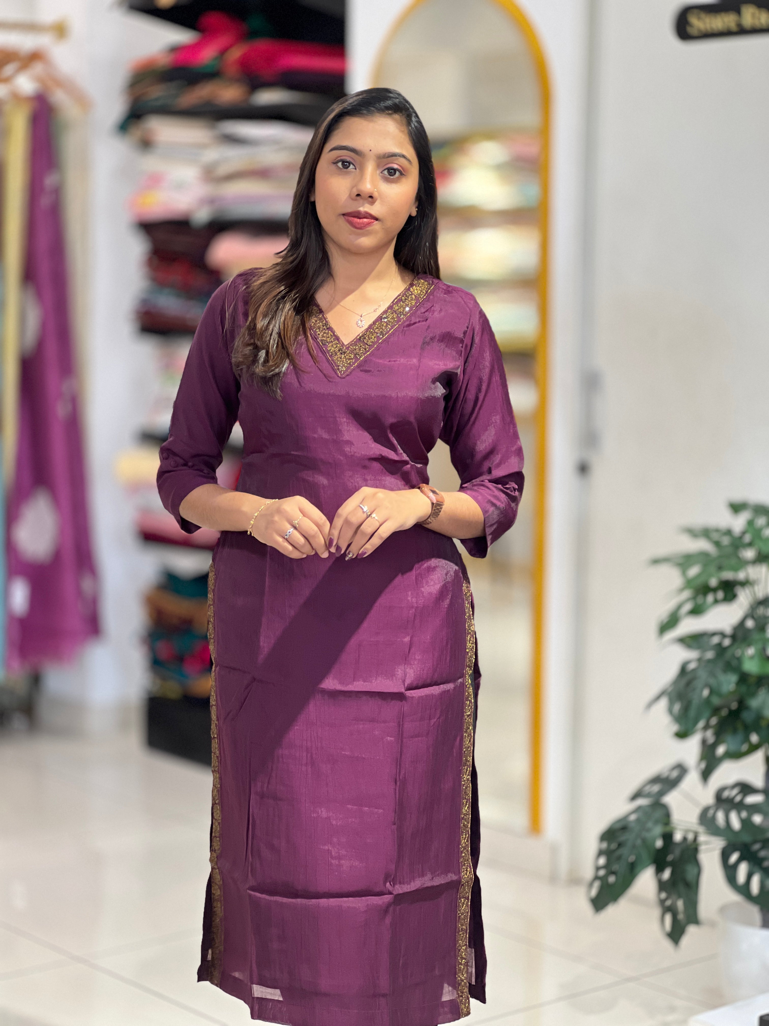 Zari & Sequins Detailed Muslin Kurta | SV299