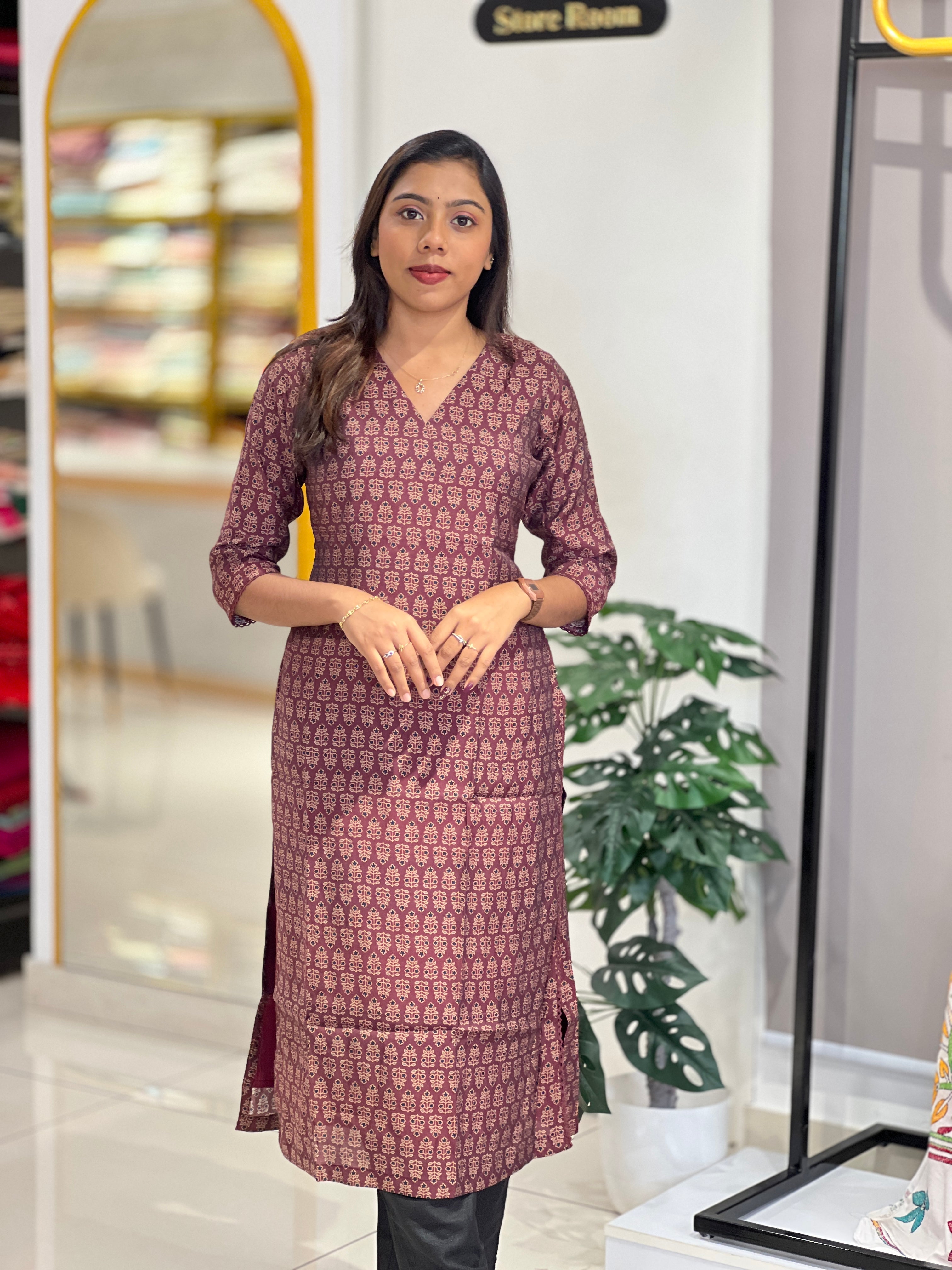 Floral Print Detailed Muslin Kurta | SV295